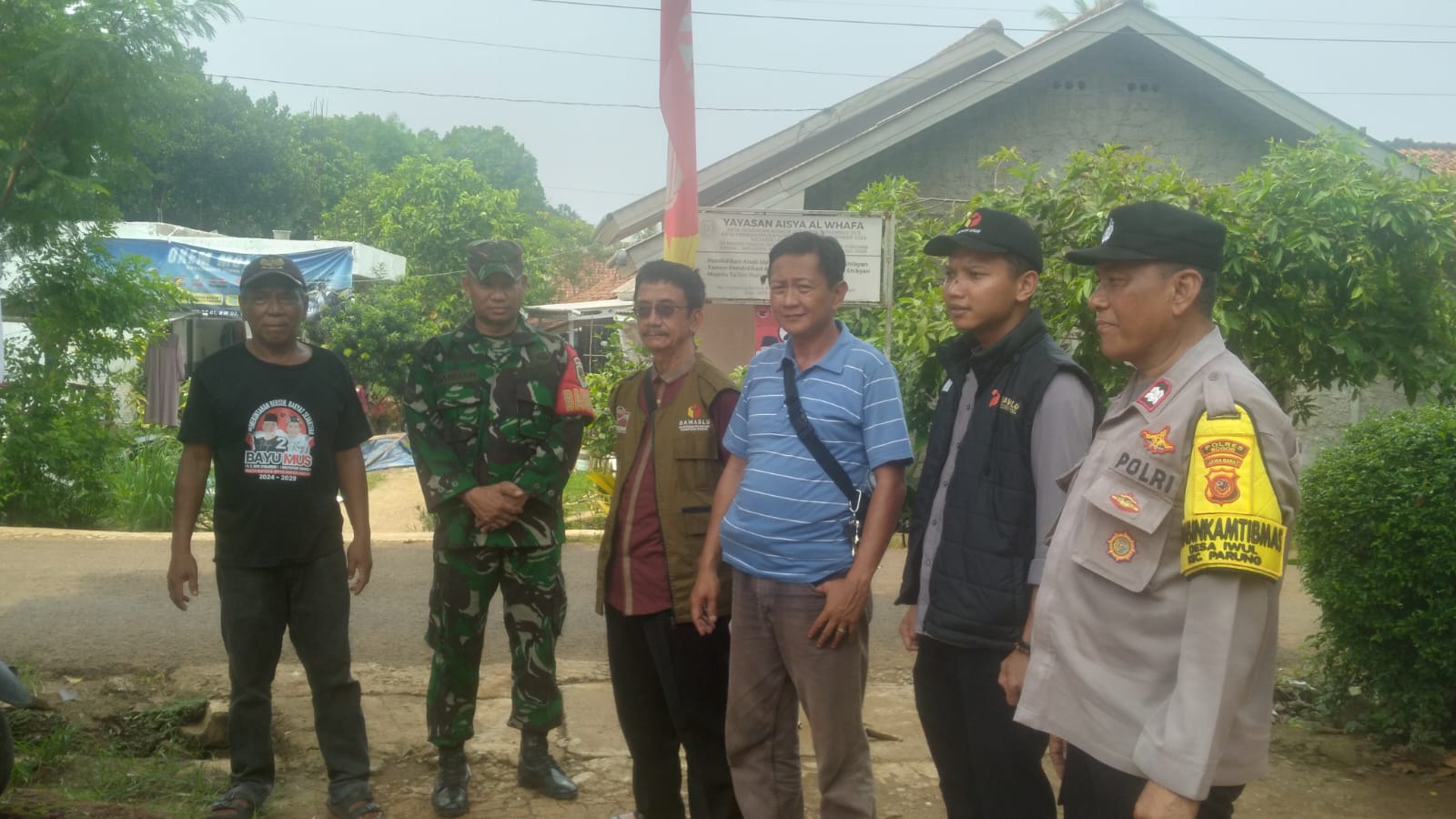 Sinergitas TNI POLRI Wilayah Hukum Polsek Parung Giat COOLING Sistem Menjalin Kedekatan Masyarakatt Beri Himbauan Dan Ajak Jaga Kamtibmas