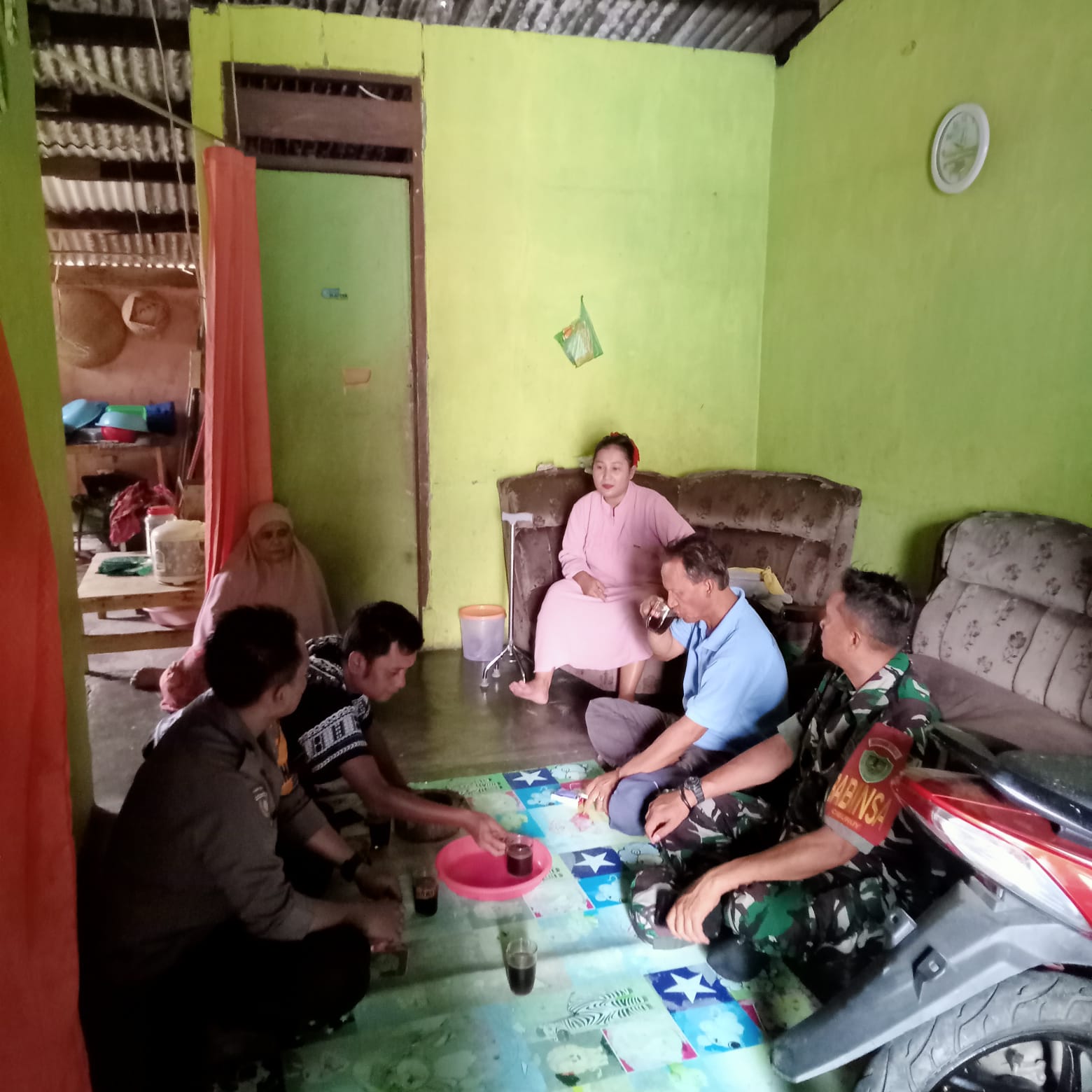 SINERGITAS TNI POLRI WILAYAH HUKUM POLSEK CIJERUK GIAT COOLING SISTEM SAMBANG WARGA BERI HIMBAUAN DAN AJAK JAGA KAMTIBMAS