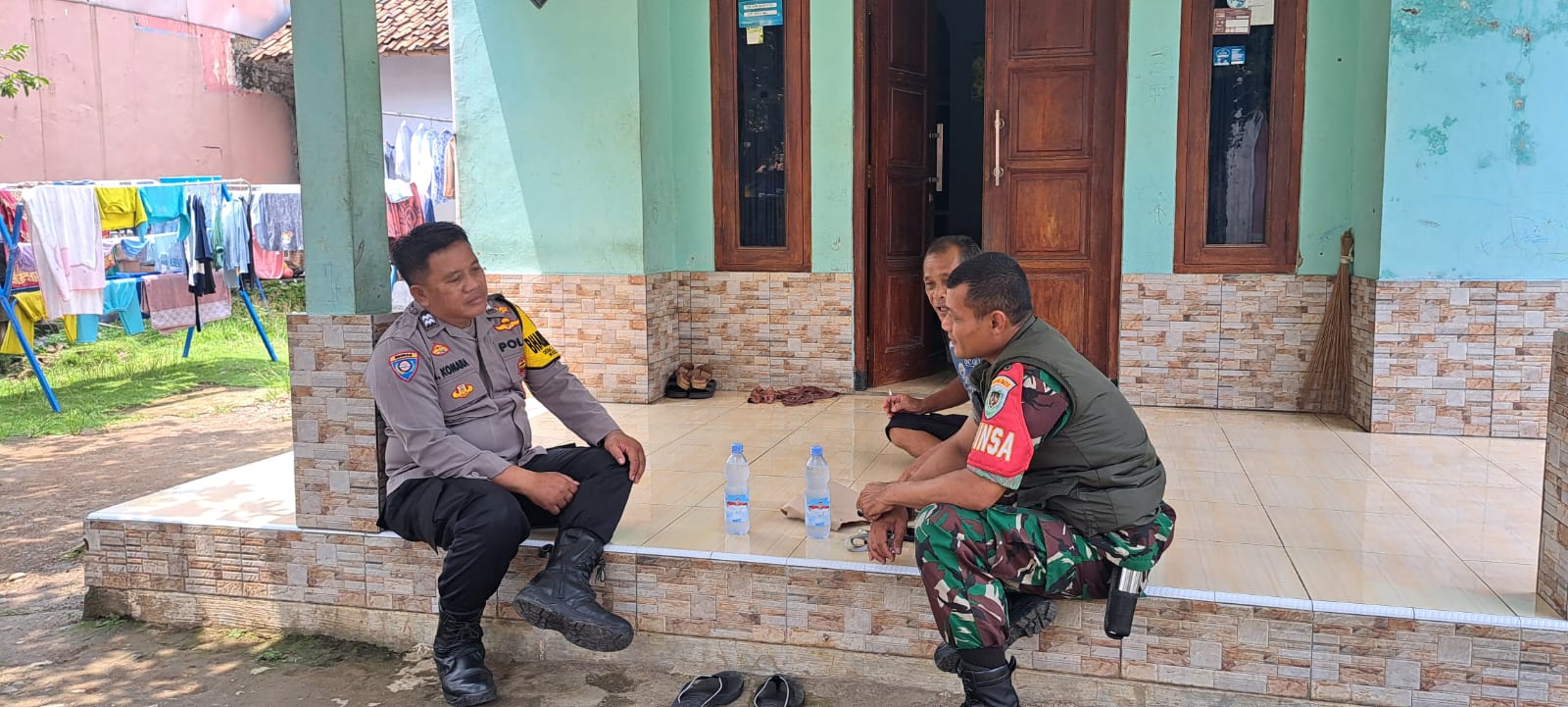SINERGITAS TNI POLRI WILAYAH HUKUM POLSEK CIAMPEA GIAT COOLING SISTEM SAMBANG BERI HIMBAUAN DAN AJAK JAGA KAMTIBMAS MENJELANG PENCOBLOSAN PILKADA MANTAP PRAJA SERENTAK 2024 AGAR KONDUSIF
