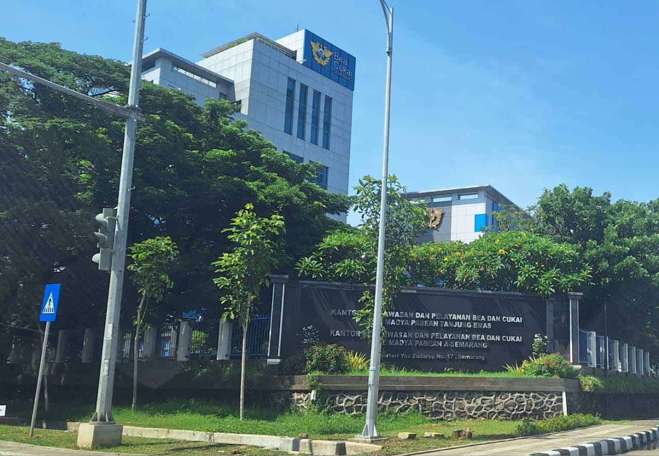 Bea Cukai Tanjung Emas Semarang Terkesan Tutupi Kasus Penyelundupan Rotan Ilegal