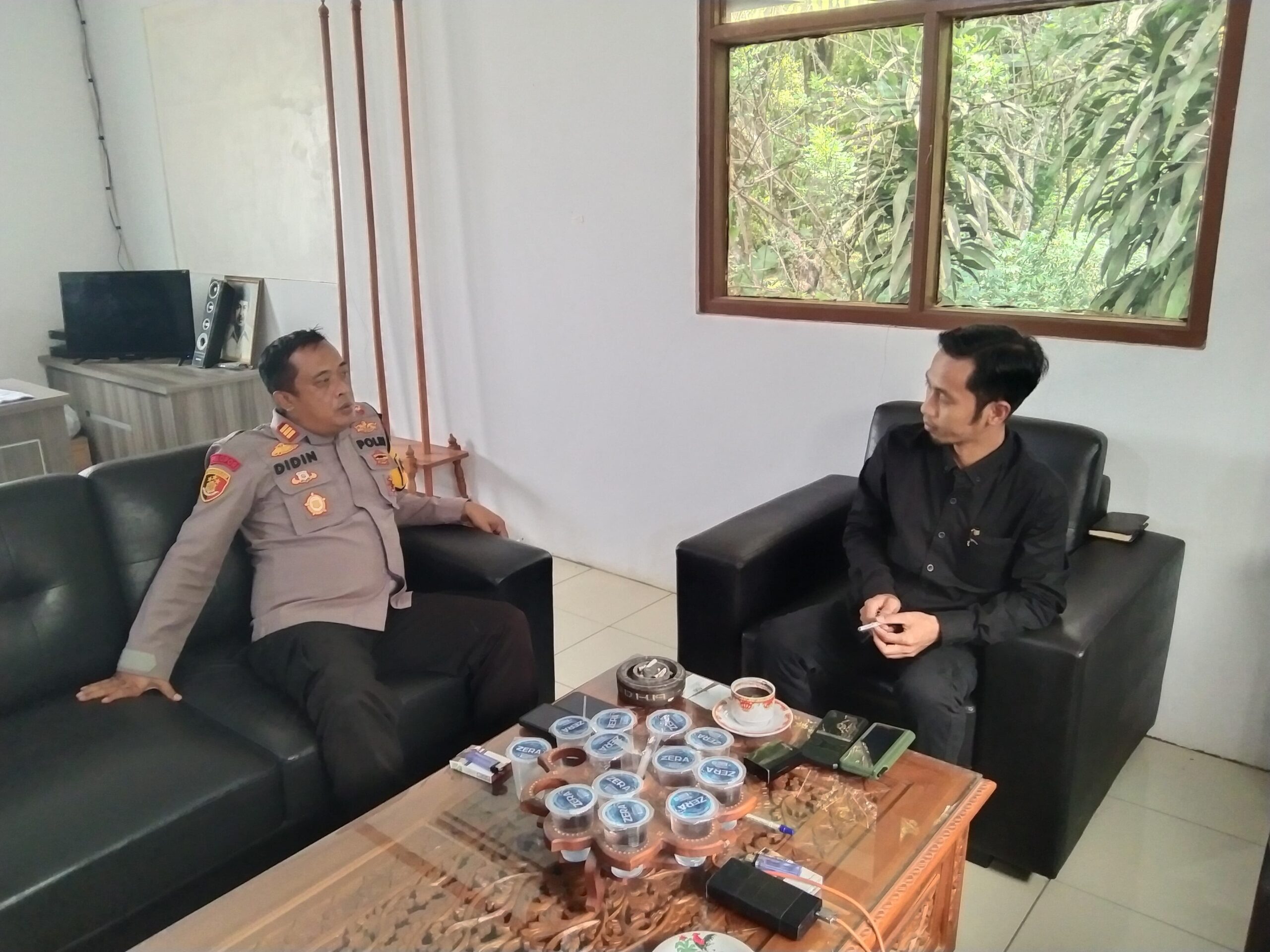 KAPOLSEK CIJERUK TERJUN LANGSUNG GIAT COOLING SISTEM LAKSANAKAN SAMBANG WARGA GUNA TINGKATKAN KAMTIBMAS PASCA PILKADA SERENTAK 2024