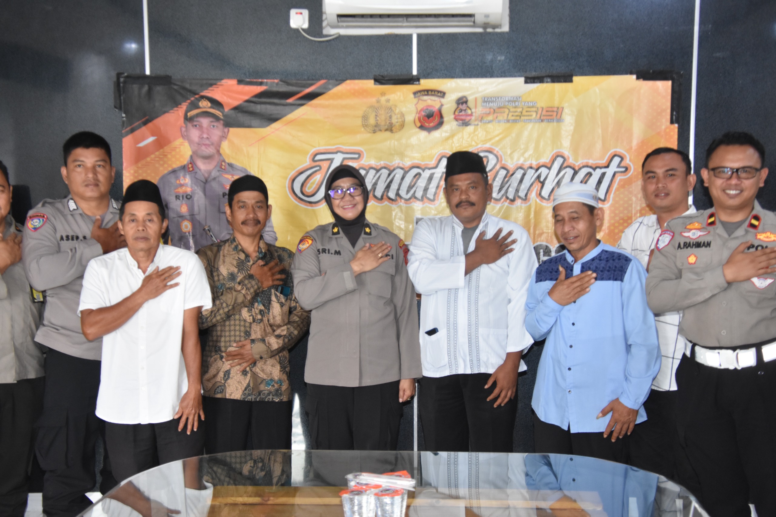 Polres Bogor Gelar Jumat Curhat Warga Sampaikan Curhatan dan Keluh Kesah Terkait Kamtibmas Wilayah Kabupaten Bogor