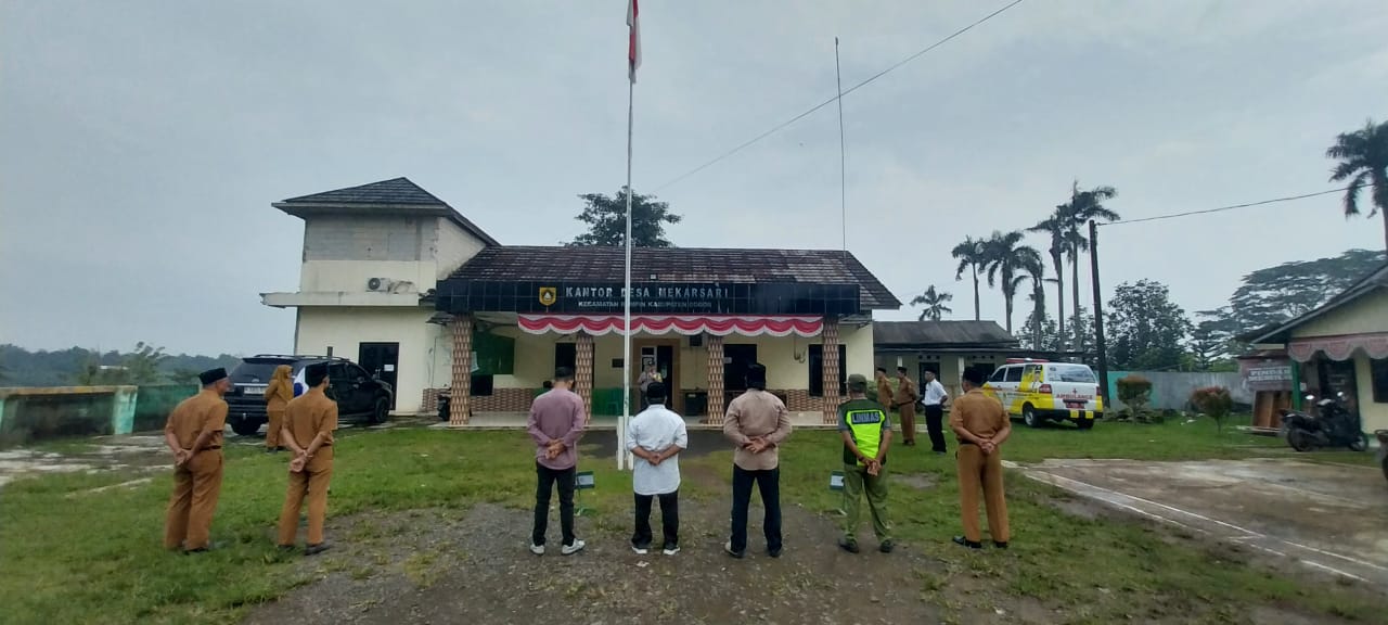Bhabinkamtibmas Wilayah Hukum Polsek Rumpin Giat COOLING Sistem Sambangi Apel Bersama Perangkat Desa