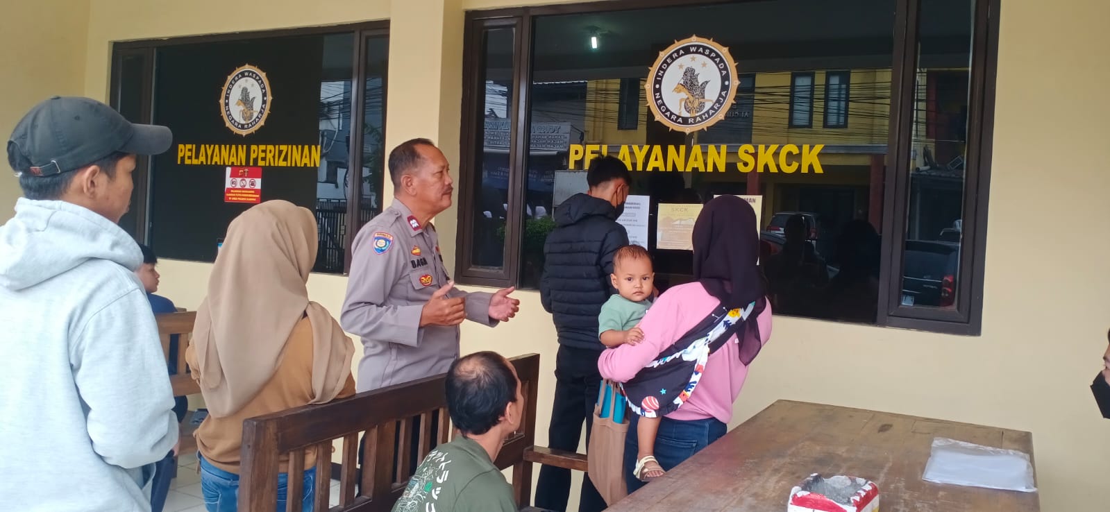 PELAYANAN PUBLIK COOLING SISTEM POLSEK CIAMPEA MELAYANI WARGA MASYARAKAT PENGURUSAN SKCK DAN BERI HIMBAUAN KAMTIBMAS