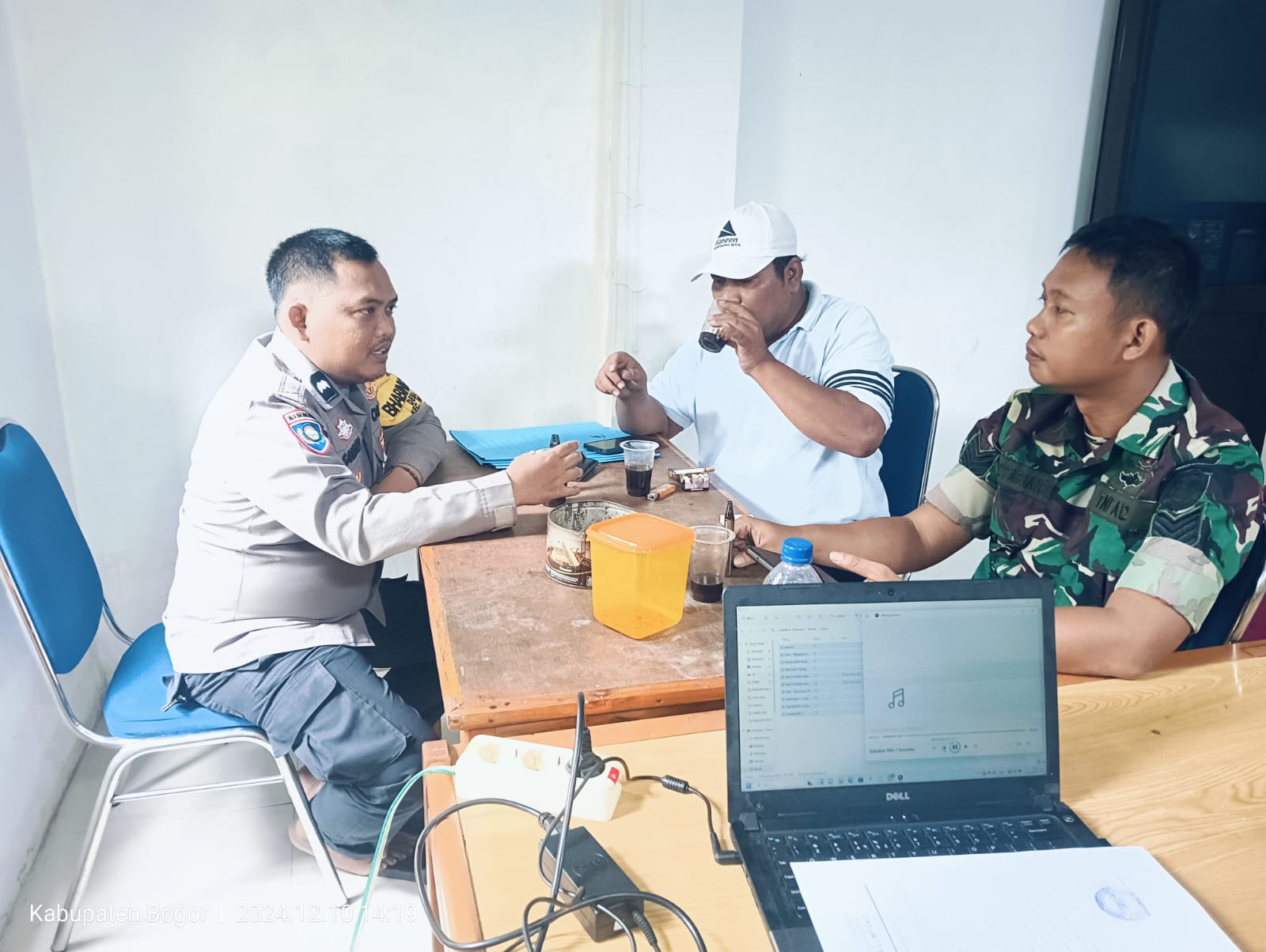 Sinergitas TNI-POLRI Wilayah Hukum Polsek Parungpanjang Desa Lumpang Giat COOLING Sistem Melaksanakan Giat Silaturahmi Dan Ajak KONDUSIFITAS Kamtibmas