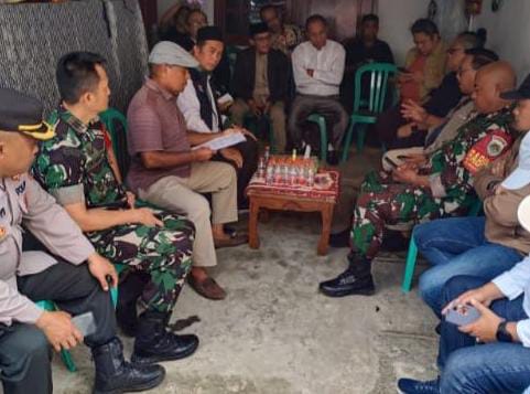 Polsek Cibinong Bersama Satkeholder Lainnya Juga FKUB Kab Bogor Memverifikasi Dilapangan Atas Keberadaan Gereja Pantekosta (PGdl) Jemaaat Di Indonesia