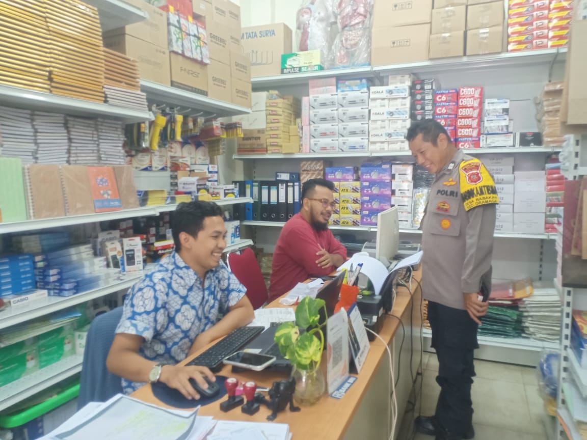 Bhabinkamtibmas Wilayah Hukum Polsek Dramaga Giat Cooling Sistem Sambang Warga masyarakat Sampaikan Himbauan Dan Ajak Jaga Kamtibmas