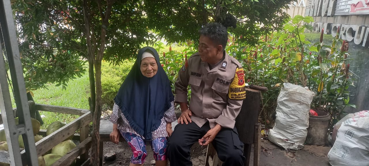 Bhabinkamtibmas Wilayah Hukum Polsek Babakan Madang Giat Cooling Sistem Sambang Warga masyarakat Sampaikan Himbauan Dan Ajak Jaga Kamtibmas