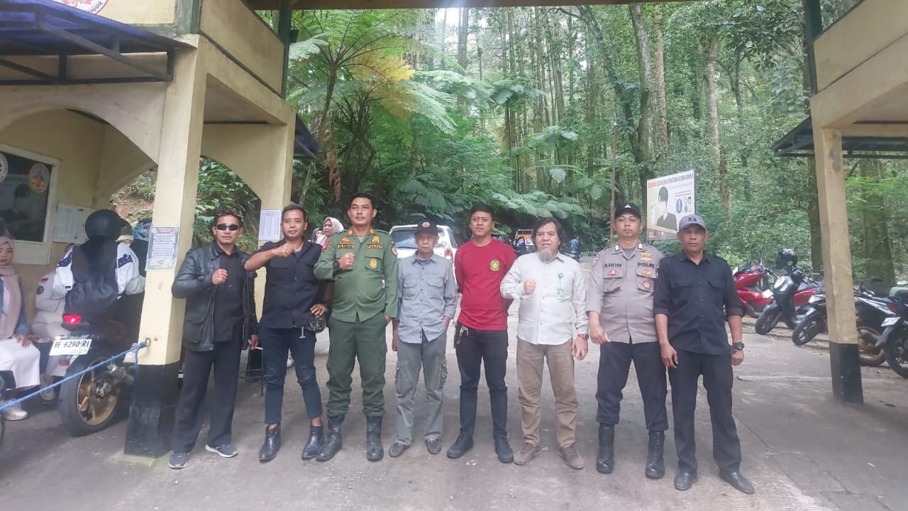 GIAT COOLING SISTEM PANTAU LOKASI OBJEK WISATA GUNUNG SALAK ENDAH PERSONIL PAM OPS LILIN LODAYA 2024 WILAYAH HUKUM POLSEK CIBUNGBULANG BERIKAN RASA AMAN KEPADA WISATAWAN BERSAMA STAKEHOLDER TERKAIT LAINNYA