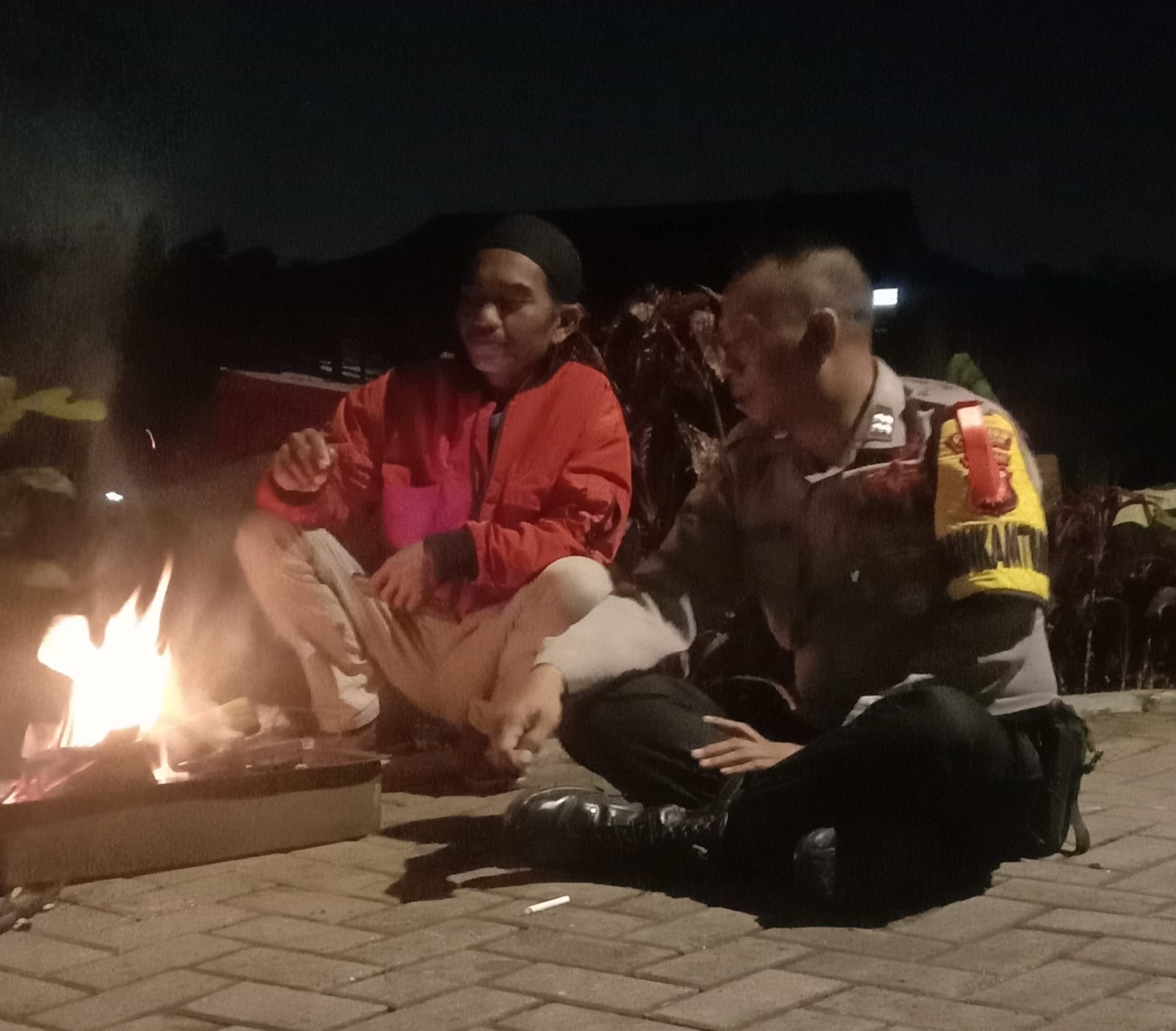Bhabinkamtibmas Wilayah Hukum Polsek Megamendung Polres Bogor Giat Cooling Sistem Kontrol Satkamling Sampaikan Pesan Dan Ajak Jaga Kamtibms