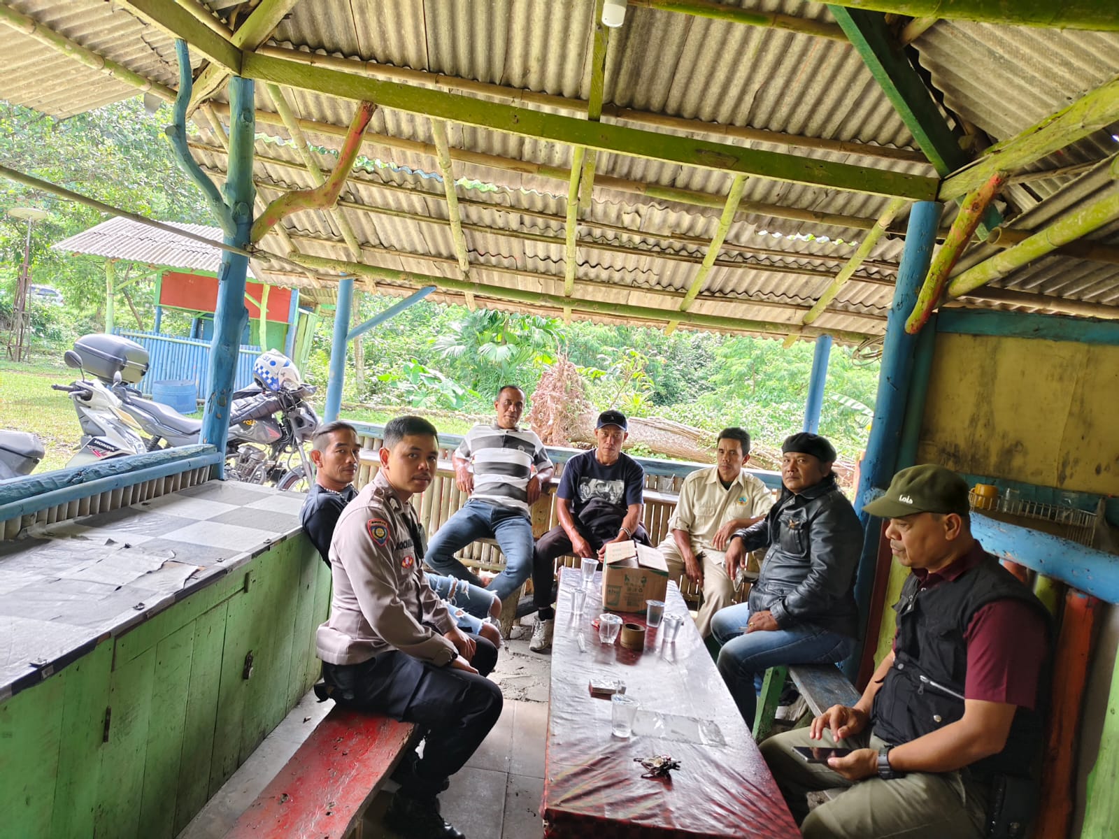 BHABINKAMTIBMAS WILAYAH HUKUM POLSEK CIAMPEA GIAT COOLING SISTEM SAMBANG WARGA TOKOH MASYARAKAT BERI PESAN DAN AJAK JAGA KAMTIBMAS