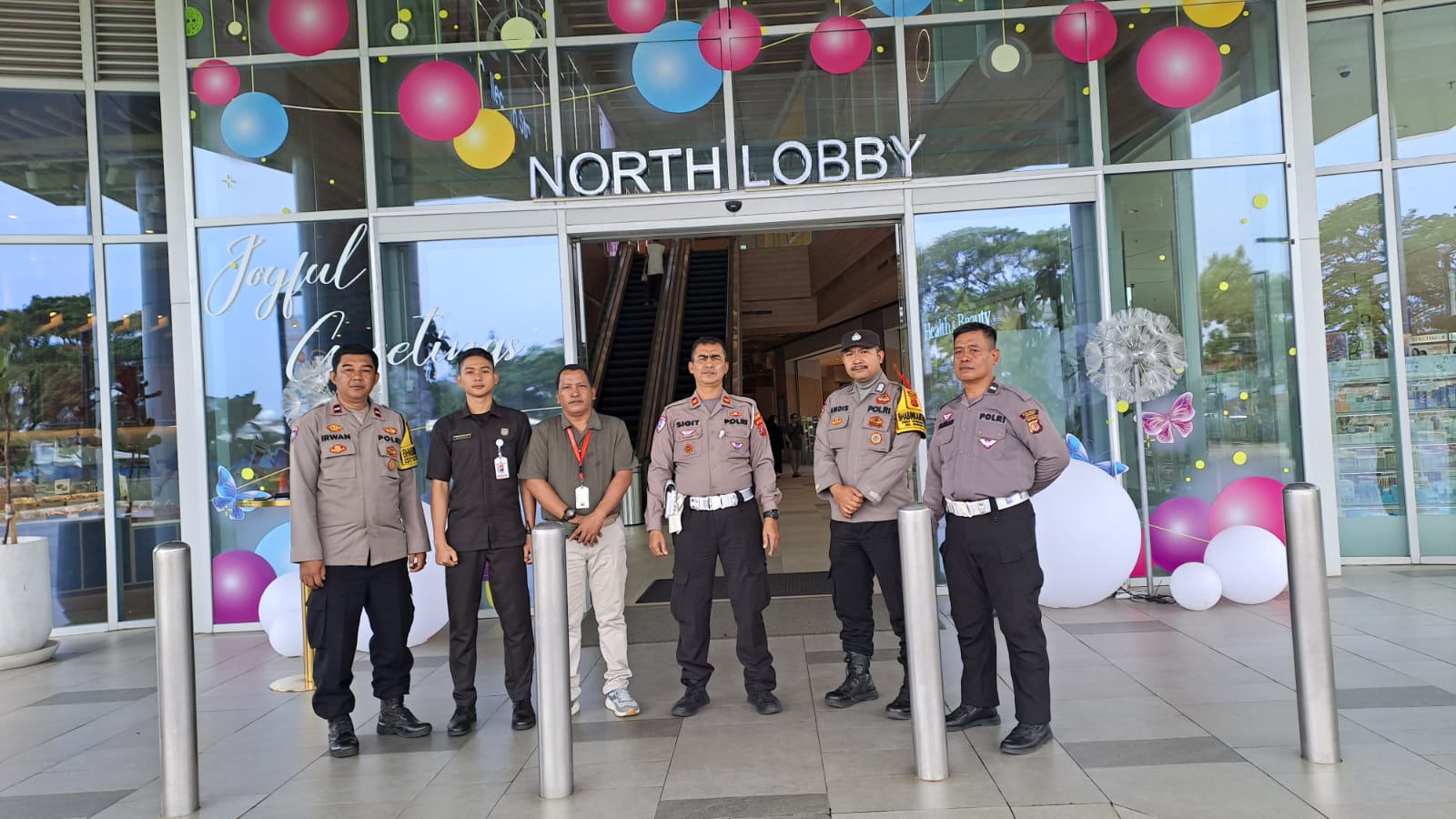 Personil Wilayah Hukum Polsek Gunung Putri Giat Cooling Sistem Cegah Kriminalitas dan Premanisme Perayaan Ibadah Natal 2024 Dan Menyambut Tahun Baru 2025