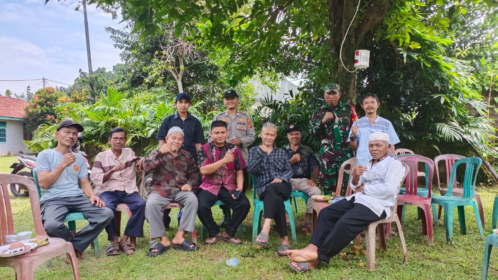 Sinergitas TNI Polri Wiayah Hukum Polsek Dramaga Giat Cooling Sistem Silahturahmi Tokoh Masyarakat Di Awal Tahun Baru 2025, Cipta Kondisi Wilayah Binaan Dan Ajak Terus Jaga Kamtibmas
