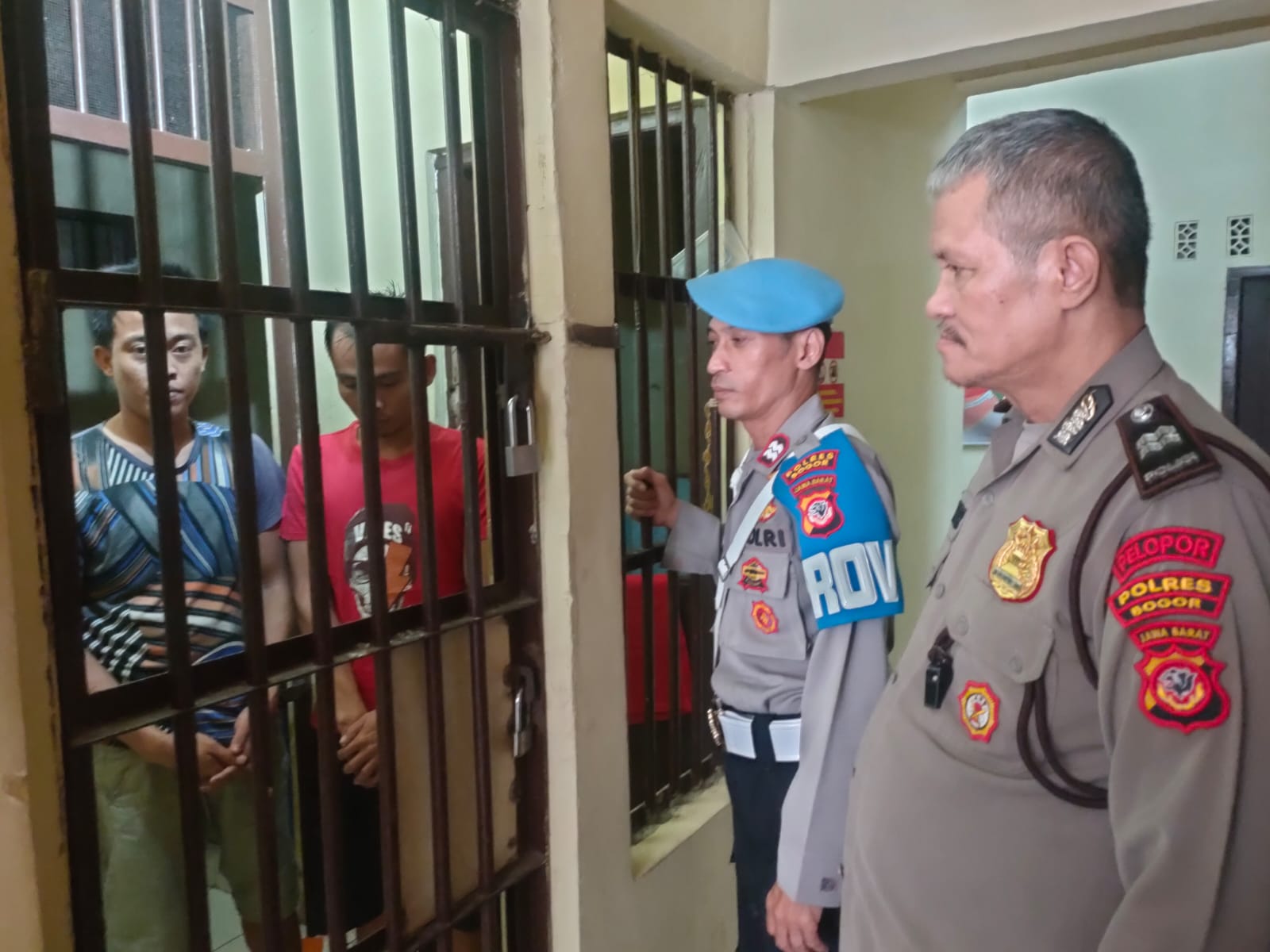 Polsek Ciampea Giat Cooling Sistem Kontrol & Cek Tahanan, Pastikan Kondisi Dan Berikan Pesan Moral Dalam Menjalani Masa Penahanan