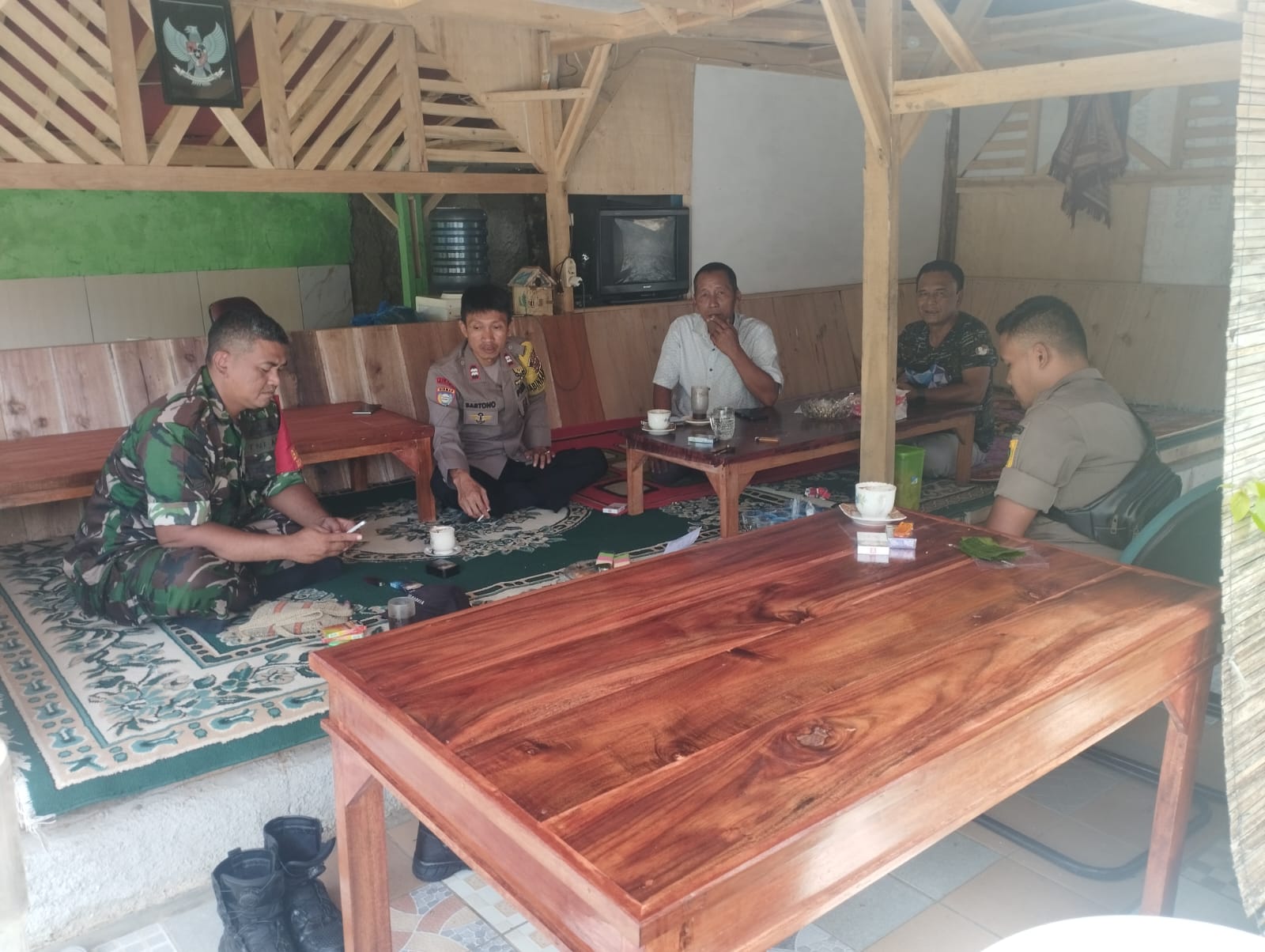 Sinergitas TNI Polri Wilayah Hukum Polsek Jasinga Giat Cooling Sistem Sambang Warga Binaan Cipat Kondisi Aman Nyaman Kondusif Di Tahun Baru 2025 Jaga Kamtibmas