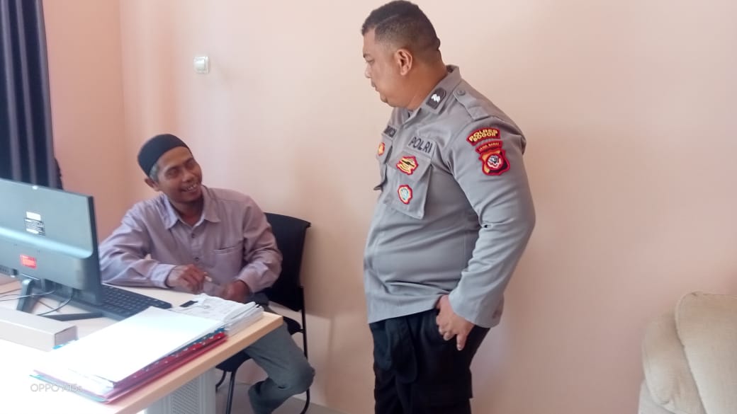 Bhabinkamtibmas Wilayah Hukum Polsek Leuwiliang Giat Cooling Sistem Sambangi Toga,Tomas dan Toda Sampaikan Pesan Dan Ajak Jaga Kamtibmas