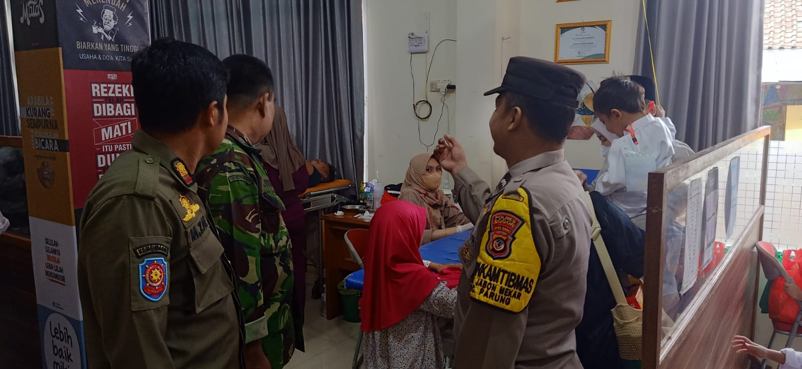 Sinergitas TNI Polri Dan Forkompicam Guat Cooling Sistem Kunjungan Ke Puskesmas Desa Monitoring Warga Binaan Yang Berobat Dan Sedang Sakit