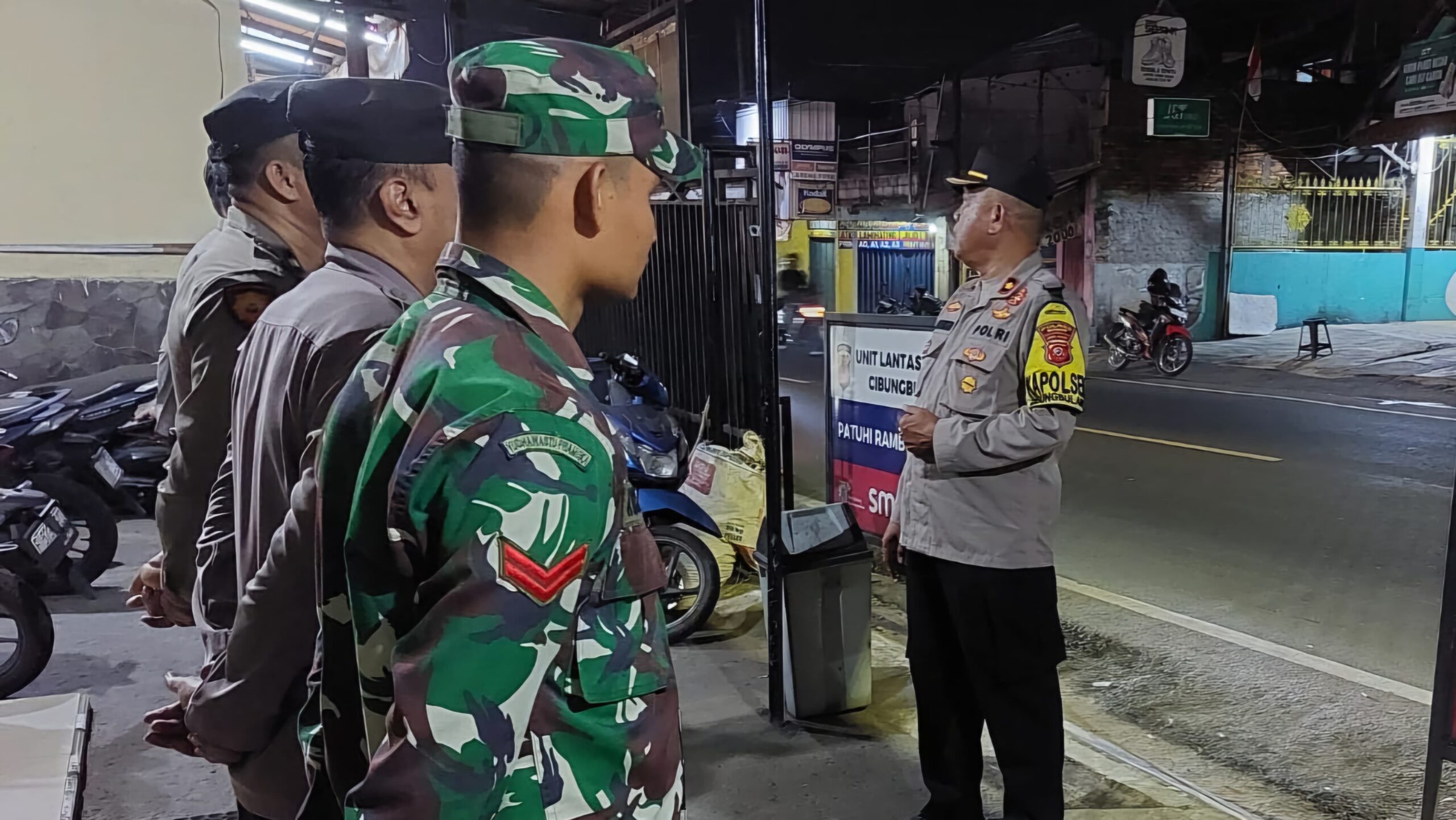 Kapolsek Cibungbulang Pimpin Langsung Giat KRYD Sinergitas Bersama Koramil, Pol PP, Monitoring Pastikan Wilayah Hukum Cibungbulang Aman Kondusif Dari Gangguan Kamtibmas
