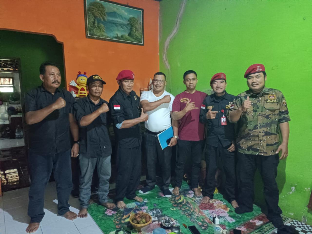 Polsek Citeureup Giat Cooling Sistem Mapping Serta Monitoring Kegiatan Koordinasi Komunikasi cipta Kondisi Antara Ketua Pemuda Pancasila Dan Ketua Ormas GRIB Jaga Silahturahmi Cegah Adanya Konflik Dimasyarakat