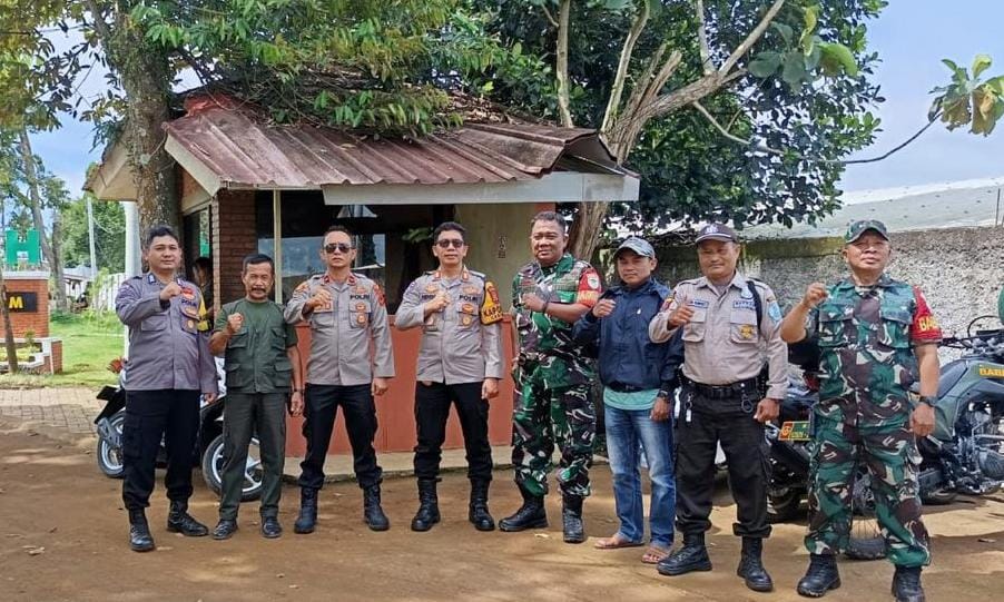 Kapolsek Caringin Bersama Stakeholder Terkait Giat Cooling Sistem Pimpin Langsung Patroli Dialogis, Cipta Kondisi Wilayah Binaan Antisipasi Gangguan Kamtibmas Dan Kriminalitas