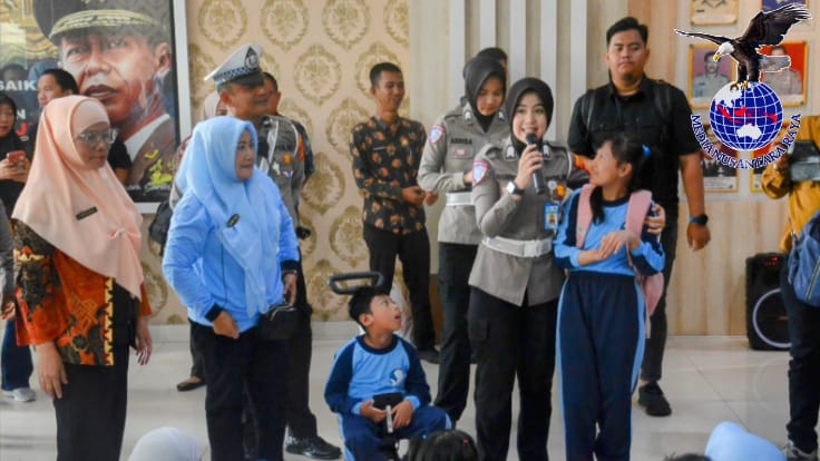 Polda Lampung Dukung Pendidikan Inklusif, Anak-Anak SDB Kunjungi Polresta Bandar Lampung