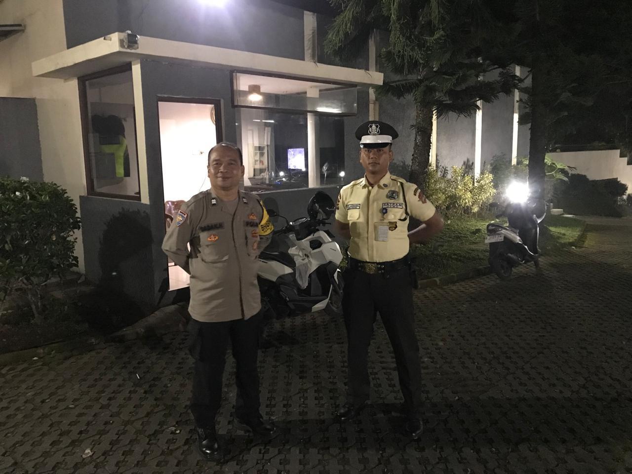 Bhabinkamtibmas Wilayah Hukum Polsek CSR Polres Bogor, Giat Cooling Sistem Kontrol Pos Pengamanan Monitoring Beri Pesan Dan Ajak Jaga Kondusifitas Cegah Kriminalitas