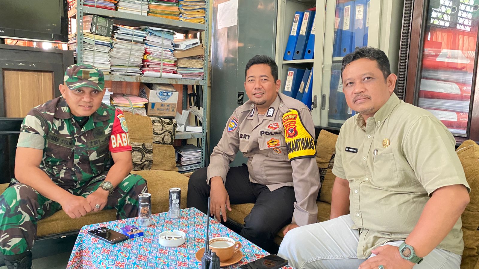 Sinergitas TNI Polri Wilayah Hukum Polsek Ciomas Giat Cooling Sistem Sambang Sekolah Monitoring Para Pelajar Kembali Mengikuti Kegiatan Belajar Mengajar Akan Kondusif Antisipasi Tindakan Kriminalitas