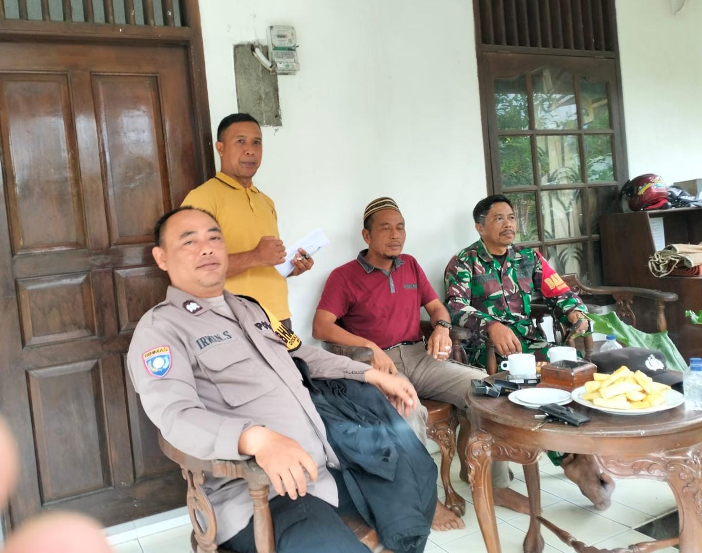 Sinergitas TNI Polri Wilayah Hukum Polsek Cijeruk Guat Cooling Sistem Monitoring Giat Warga Binaan Beri Pesan Kamtibmas Dan Ajak Cegah Gangguan Kriminalitas
