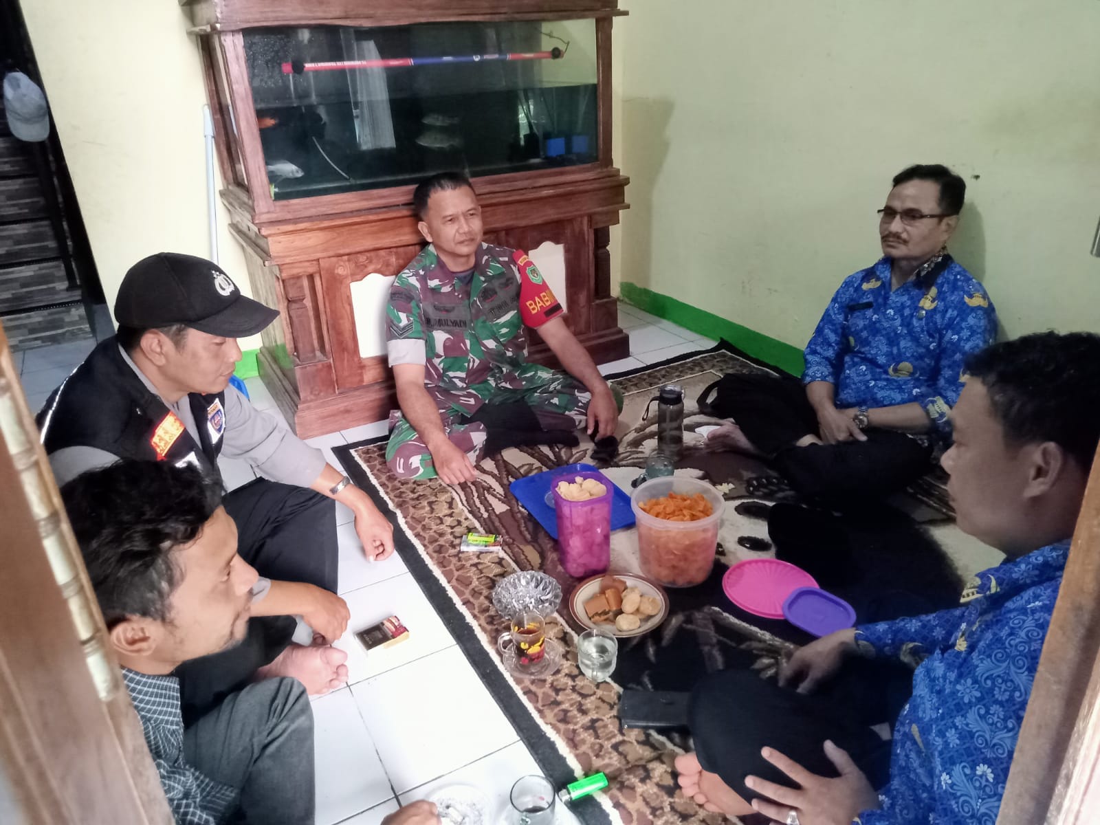 Sinergitas TNI Polri Wilalayah Hukum Polsek Cijeruk Giat Cooling Sistem Sambang Warga Binaan Dialog Kamtibmas Dan Ajak Jaga Kondusifitas Cegah Kriminalitas