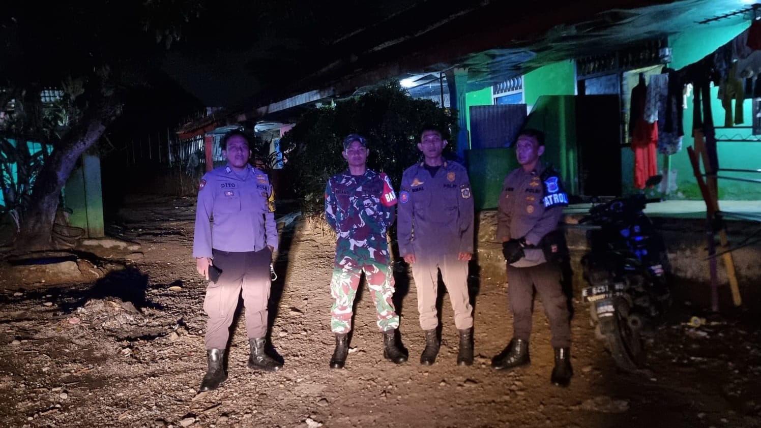 Kapolsek Cibungbulang Bersama Koramil, Pol PP Laksanakan Ops Kryd Gabungan Targetkan Para Pelaku Tawuran Jaga Kondusifitas Wilayah Binaan