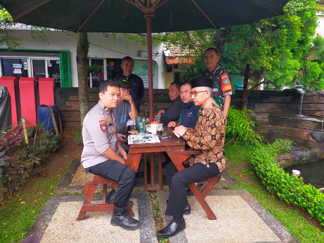 Sinergitas Wilayah Hukum Polsek Megamendung Giat Cooling Sistem Silahturahmi Kamtibmas Warga Desa Cipayung Beri Himbauan Dan Ajak Kondusifitas Cegah KriminaLitas