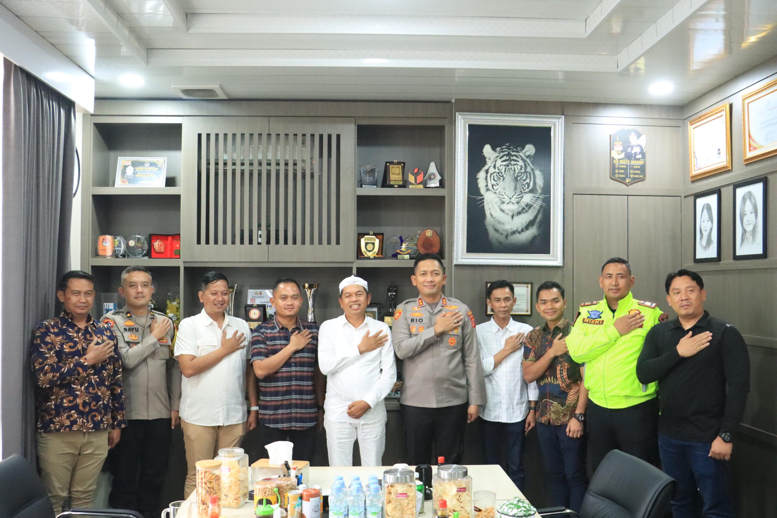 Gubernur Jawa Barat Kunjungi Polres Bogor, Apresiasi Dalam Ungkap Kasus Narkotika Dan Bahas Isu Jalan Rusak Wilayah Parung Panjang