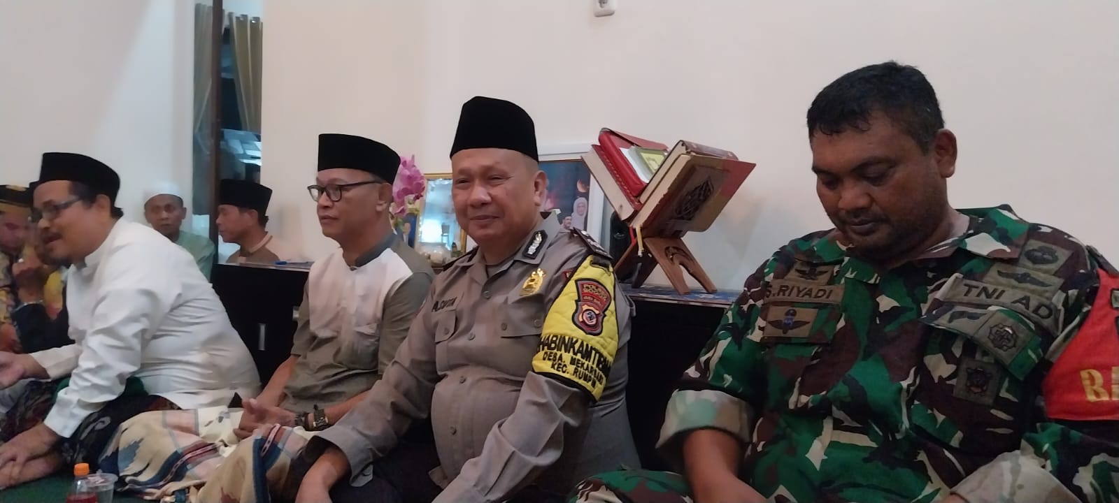 Sinergitas TNI Polri Wilayah Hukum Polsek Rumpin Polres Bogor.l Giat Cooling Sistem Sambang Kamtibmas Beri Pesan Dan Ajak Jaga Kondusifitas Cegah Kriminalitas