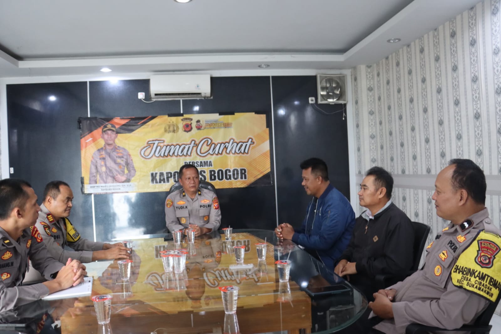 Polres Bogor Gelar Jumat Curhat, Dengarkan Warga Sampaikan Keluhan Kamtibmas Dan Soal Jalan Berlubang