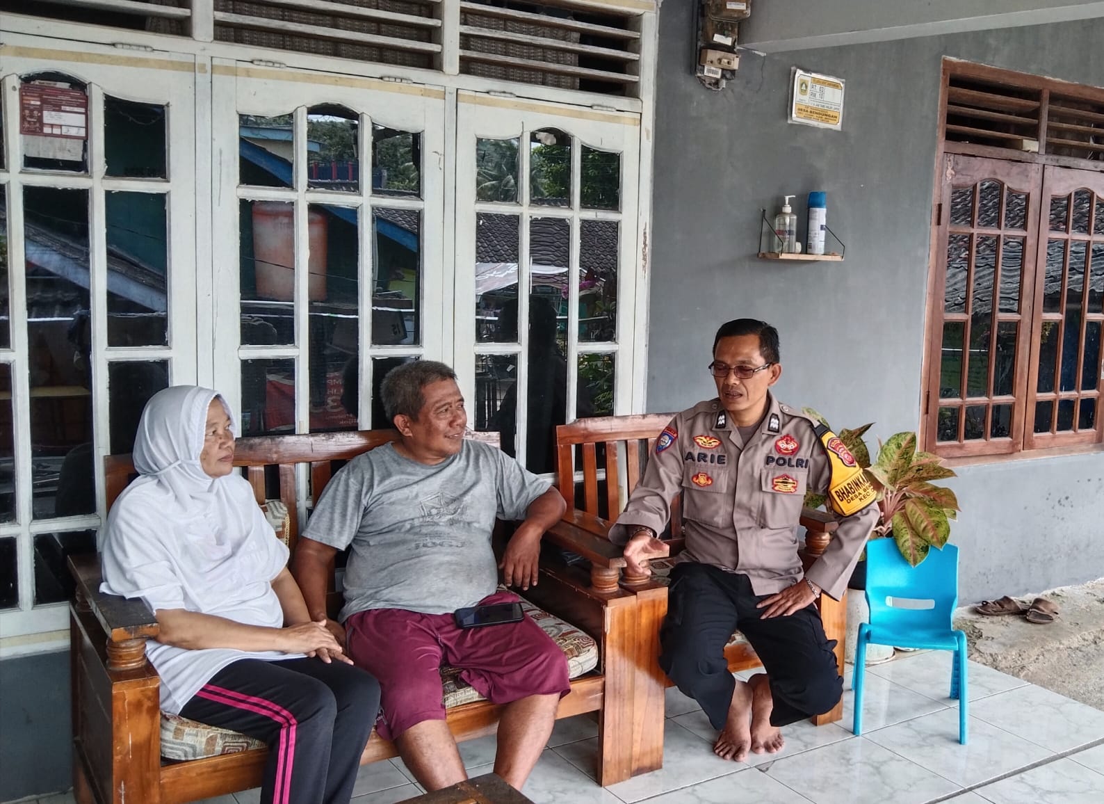 Bhabinkamtibmas Wilayah Hukum Polsek CWI Polres Bogor Giat Cooling Sistem Silaturahmi Kamtibmas Beri Pesan Kamtibmas Ajak Kondusifitas Cegah Kriminalitas