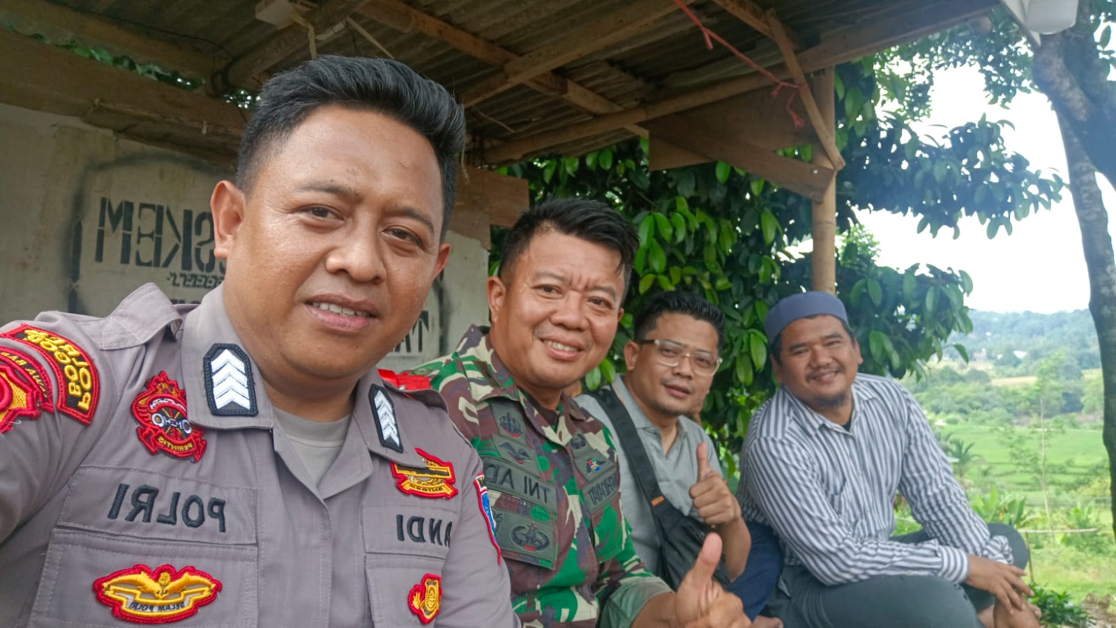 Sinergitas TNI Polri Polsek Leuwiliang Giat Cooling Sistem Sambang Warga Beri Himbauan Kamtibmas Ajak Kondusifitas Cegah Kriminalitas Di Bulan Suci Ramadhan