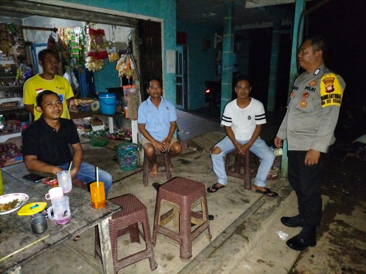 Patroli Humanis, Personel Polsek Sebangki Ajak Warga Jaga Kamtibmas Selama Ramadhan