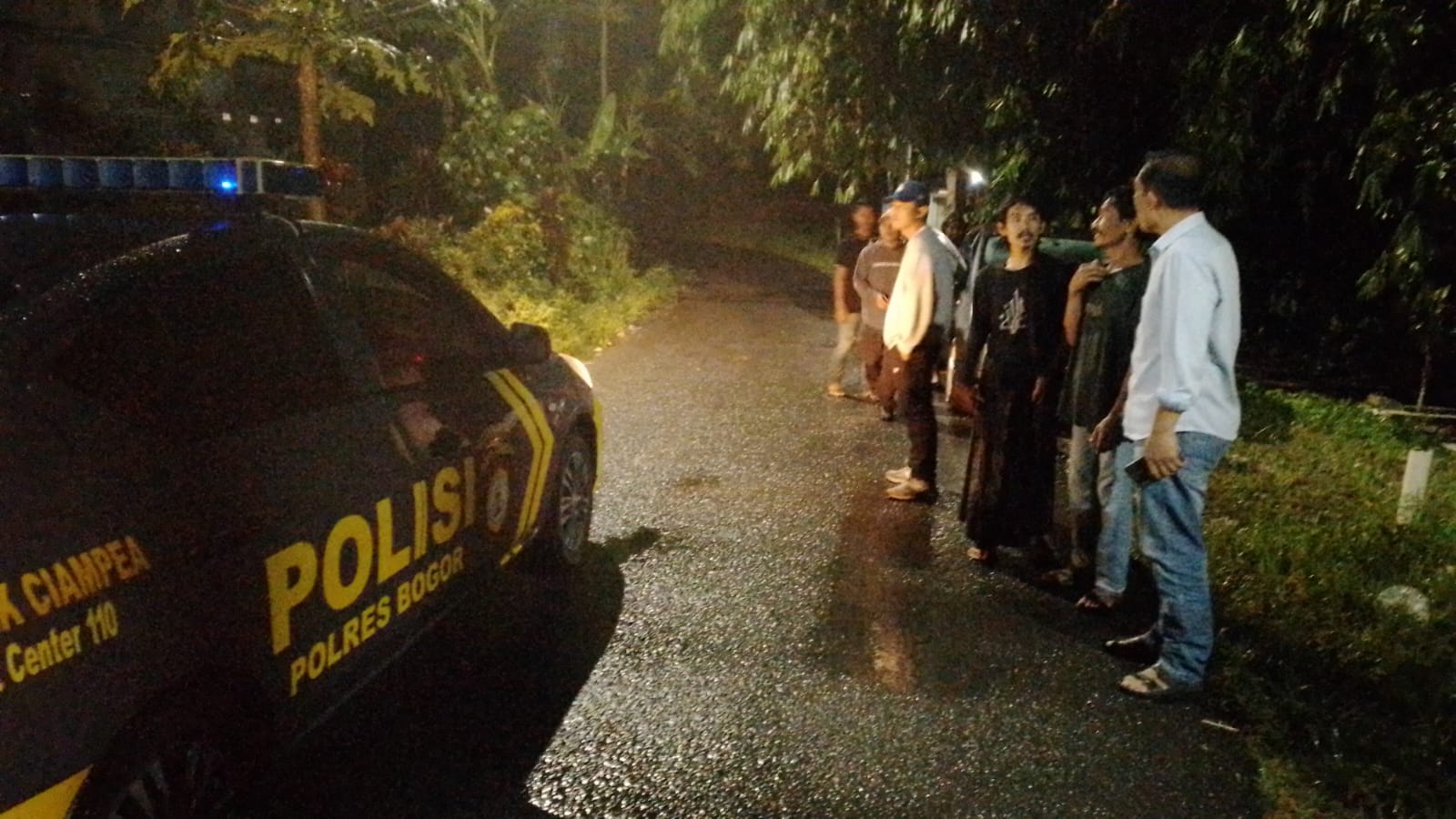 Polsek Ciampea Tingkatkan Patroli Dimalam Hari Jelang Sahur Hingga Subuh Pagi Hari Dan Juga Menjelang Buka Puasa, Cegah Aksi Kriminalitas Serta Gangguan Kamtibmas Lainnya