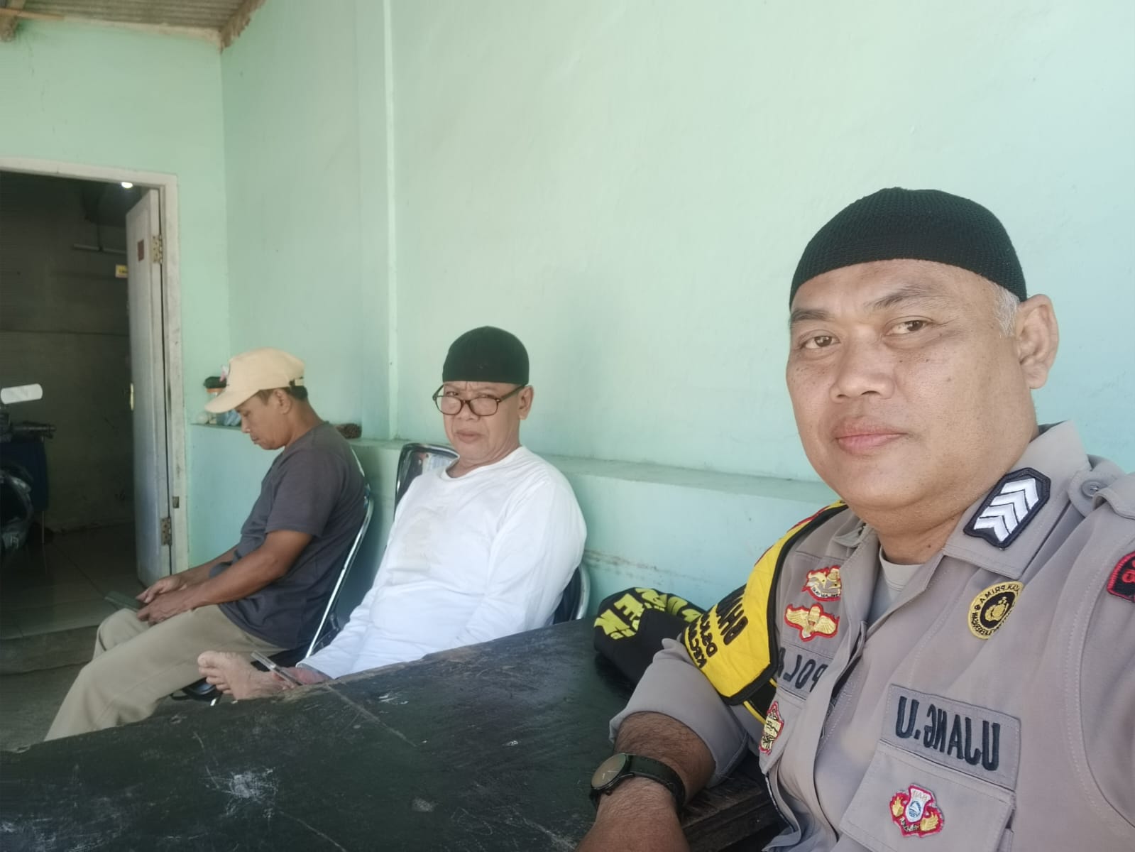 Bhabinkamtibmas Wilayah Hukum Polsek Babakan Madang Polres Bogor Sambang dan Silahturahmi Warga Binaan Beri Pesan Kamtibmas Ajak Jaga Kondusifitas Cegah Gangguan Kriminalitas Selama Bulan Suci Ramadhan 1446 H