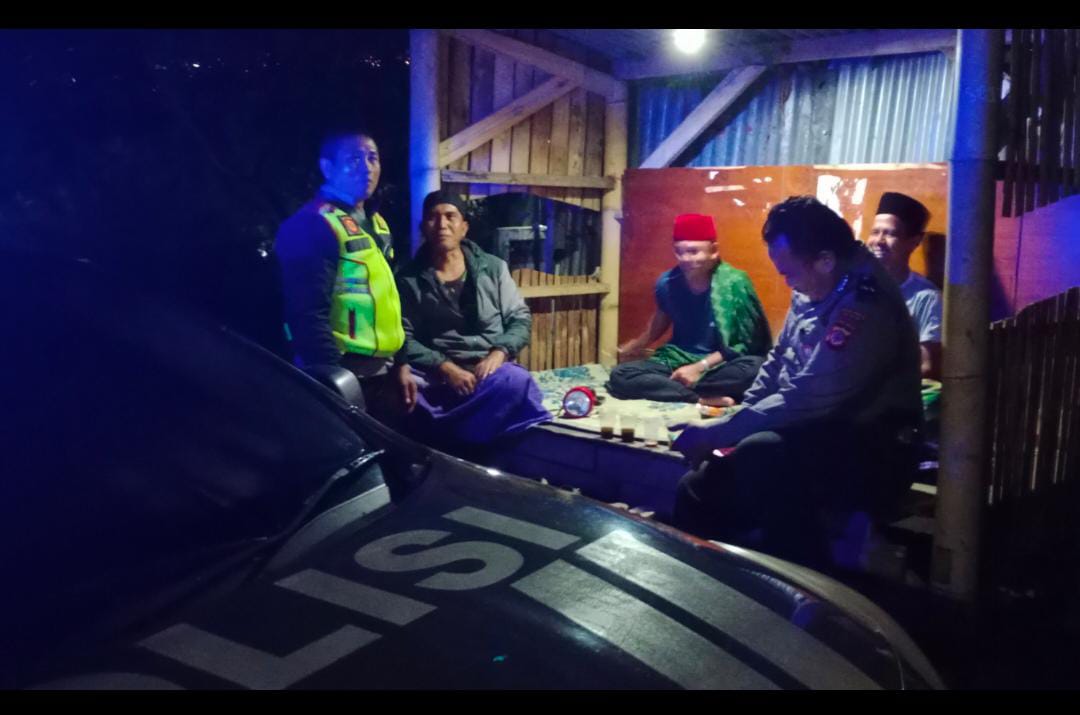 Sinergitas TNI Polri Bersama Perangkat Kecamatan Dan Desa Wilayah Hukum Polsek Cijeruk Giat Cooling Sistem Patroli Monitoring Wilayah Sambang Satkamling Dialog Kamtibmas Ajak Jaga Kondusifitas Cegah Gangguan Kriminalitas Selama Bulan Suci Ramadhan 1446 H