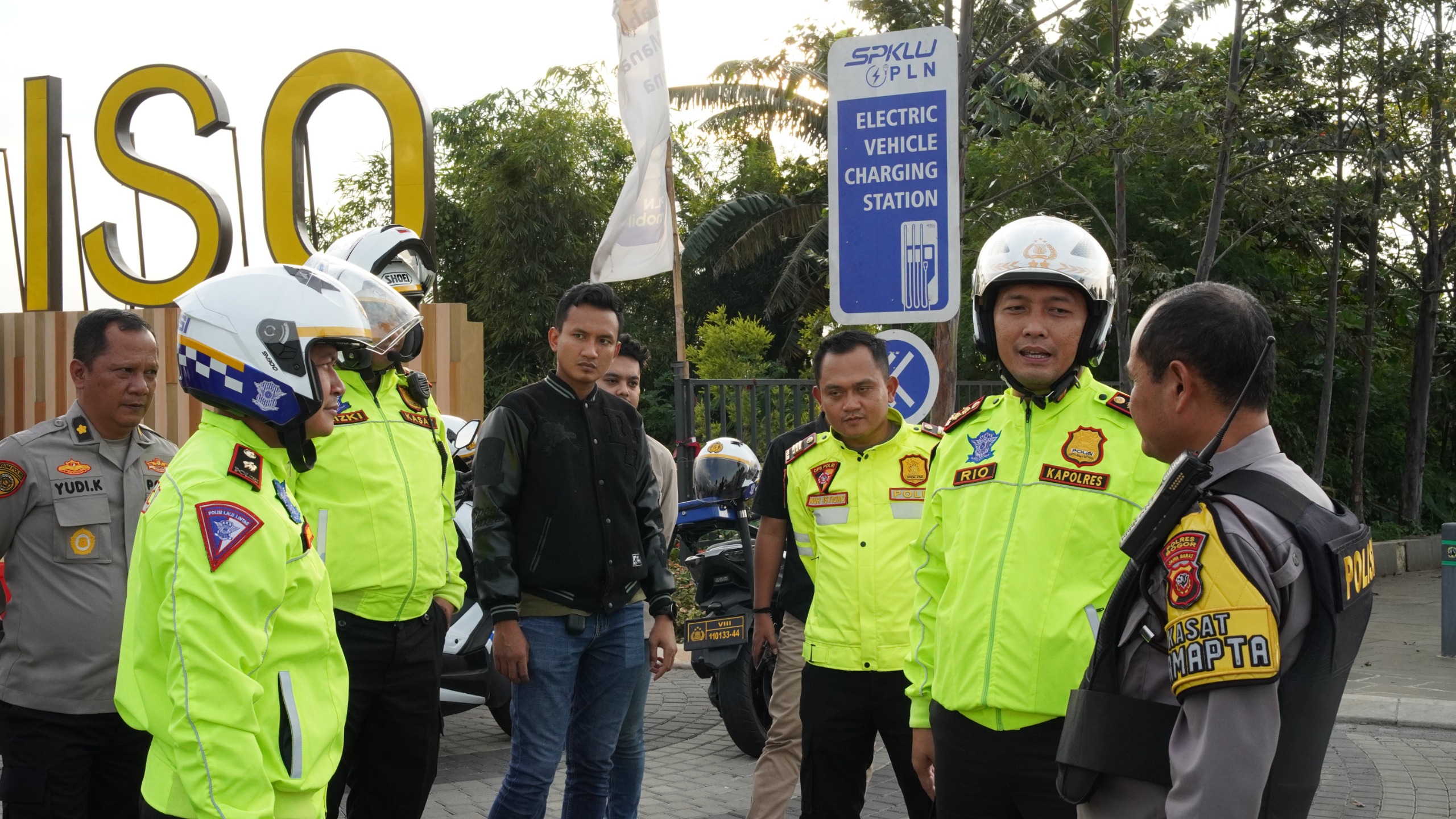 Wujudkan Kondusifitas Di Bulan Suci Ramadhan Kapolres Bogor Bersama PJU Dan Jajaran Laksanakan Patroli Dialogis Menjelang Buka Puasa