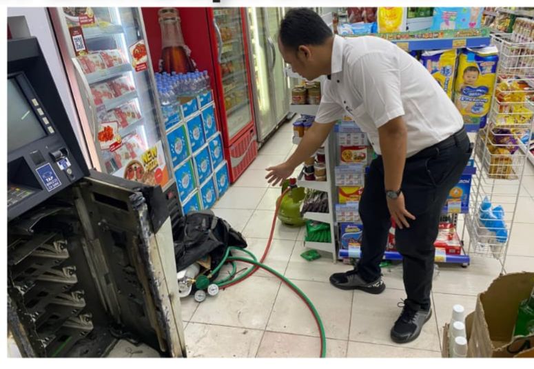 Polsek Cileungsi Lakukan Investigasi Cek TKP Pembobolan Mesin ATM