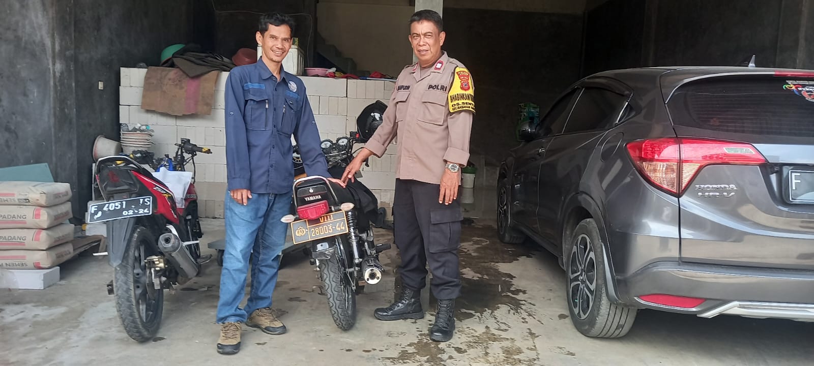 Bhabinkamtibmas Wilayah Hukum Polsek Babakan Madang Polres Bogor Patroli Sambang Silahturahmi Warga Sampaikan Pesan Ajak Kondusifitas Cegah Gangguan Kamtibmas