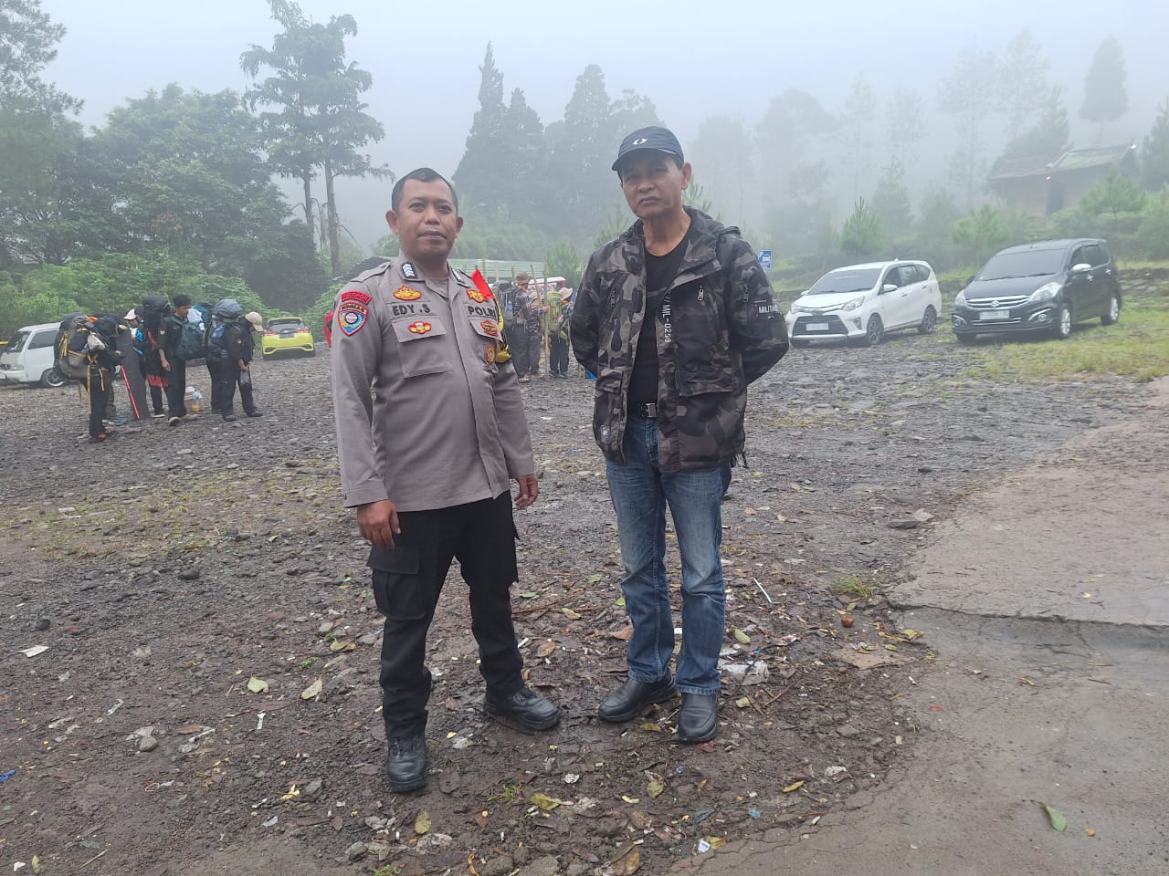 Bhabinkamtibmas Wilayah Hukum Polsek CSR Polres Bogor Giat Cooling asisten Patroli Sambang Dialogis Warga Desa Tugu Utara Ajak Jaga Kondusifitas Cegah Gangguan Kamtibmas