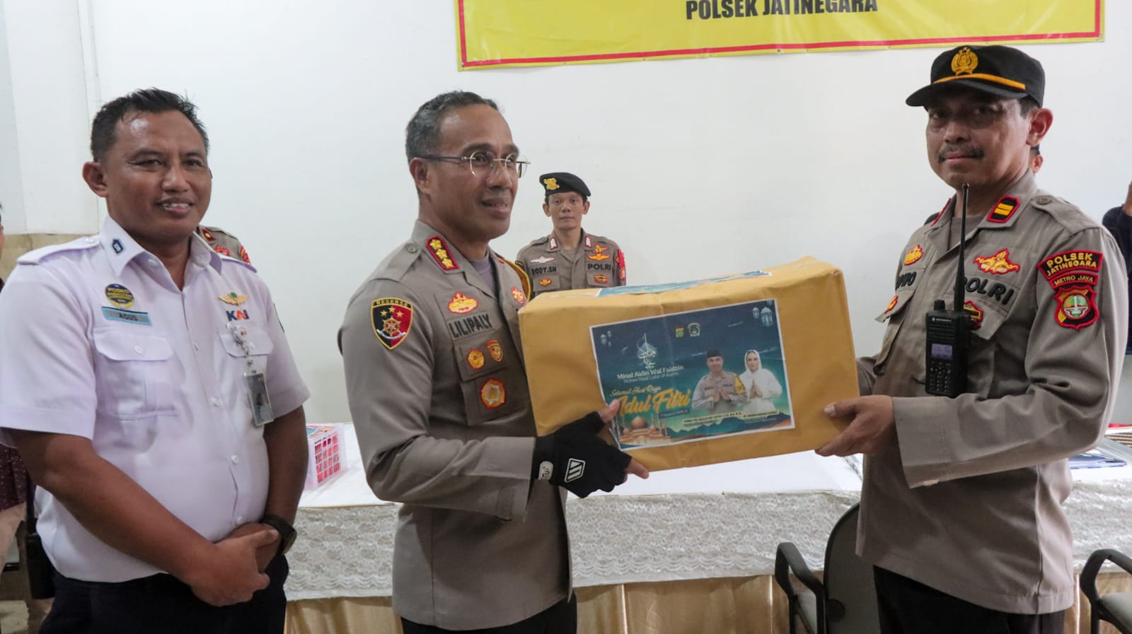 Kapolres Metro Jakarta Timur lakukan pengecekan Posyan Stasiun Jatinegara, Pastikan Pengamanan Arus Mudik Lebaran 2025 Maksimal