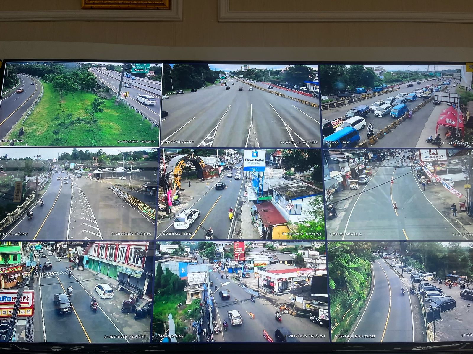 Kapolres Bogor Lakukan Pemantauan Arus Lalu Lintas Jalur Puncak Terpantau Ramai Lancar Kondusif