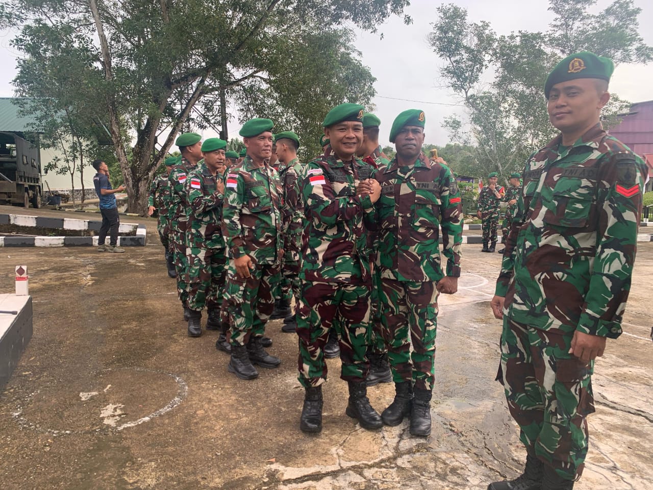 Dansatgas Yonzipur 5/ABW : Upacara Tradisi Kenaikan Pangkat Wujud Penghormatan dan Dedikasi, Serta Tanggung Jawab