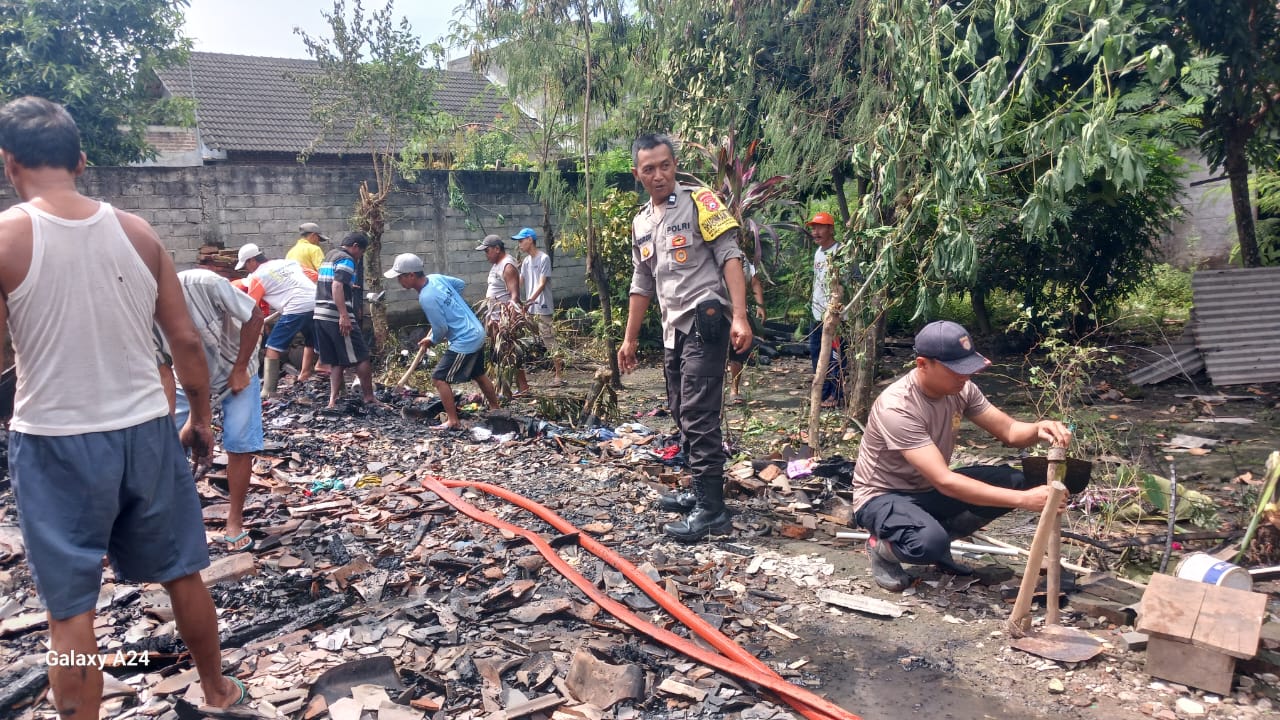 Kebakaran Rumah di Banaranwetan, Polsek Bagor Bergerak Cepat