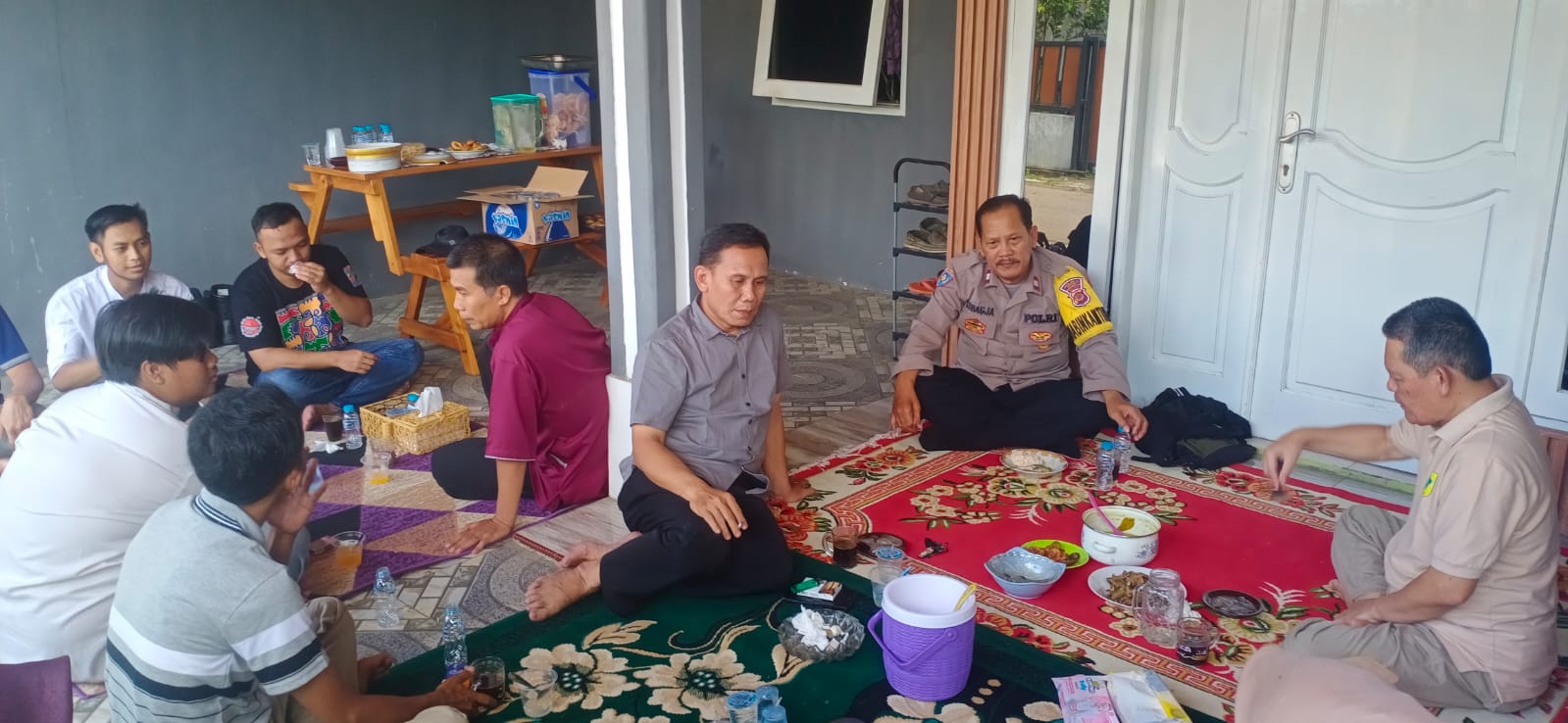 Bhabinkamtibmas Wilayah Hukum Polsek Ciampea Polres Bogor Giat Cooling Sistem Silahturahmi Ajak Jaga Kondusifitas Cegah Gangguan Kamtibmas