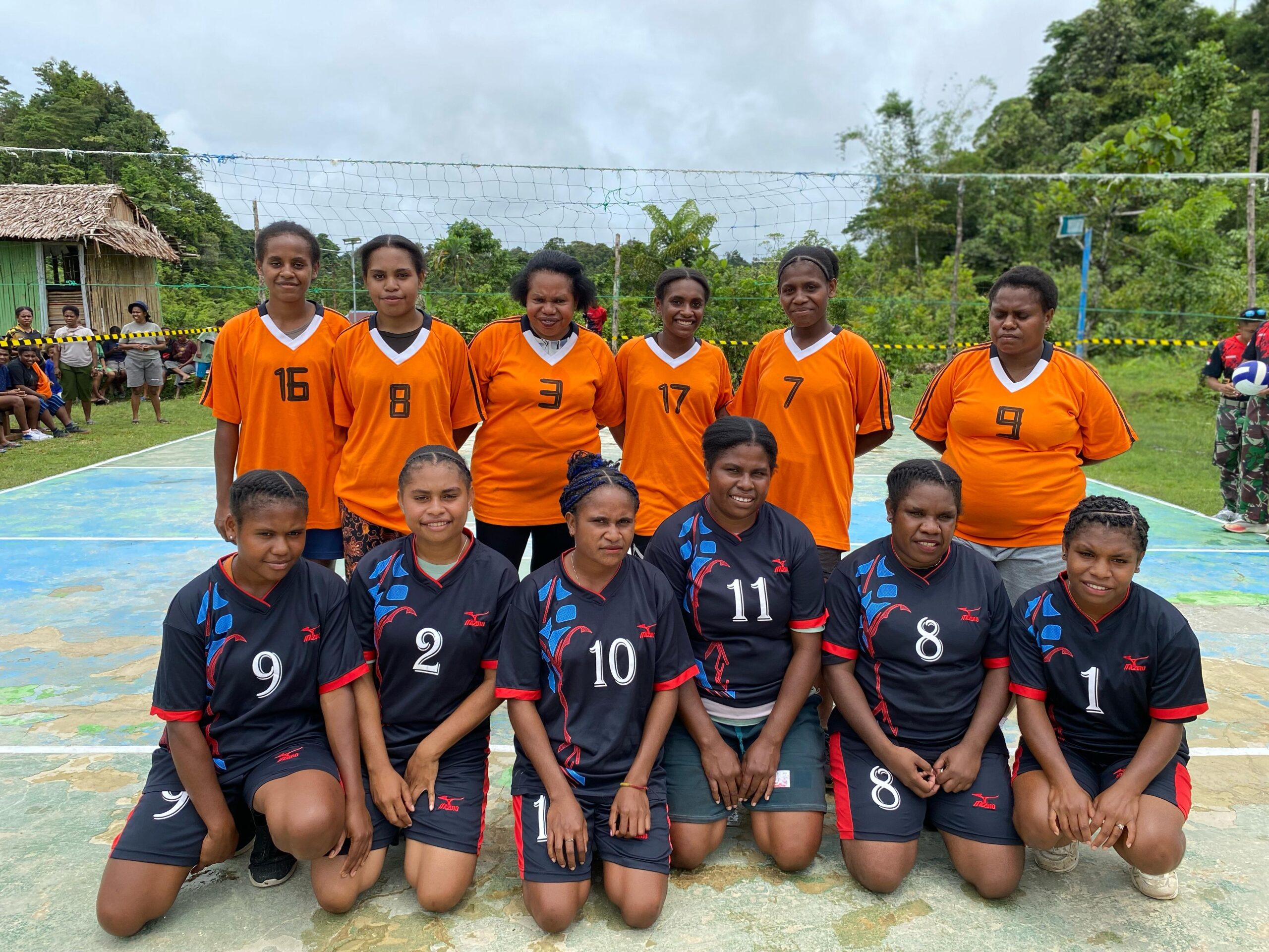 Satgas Yonif 762/VYS Selenggarakan Turnamen Bola Volley Putri “Aisyo Cup
